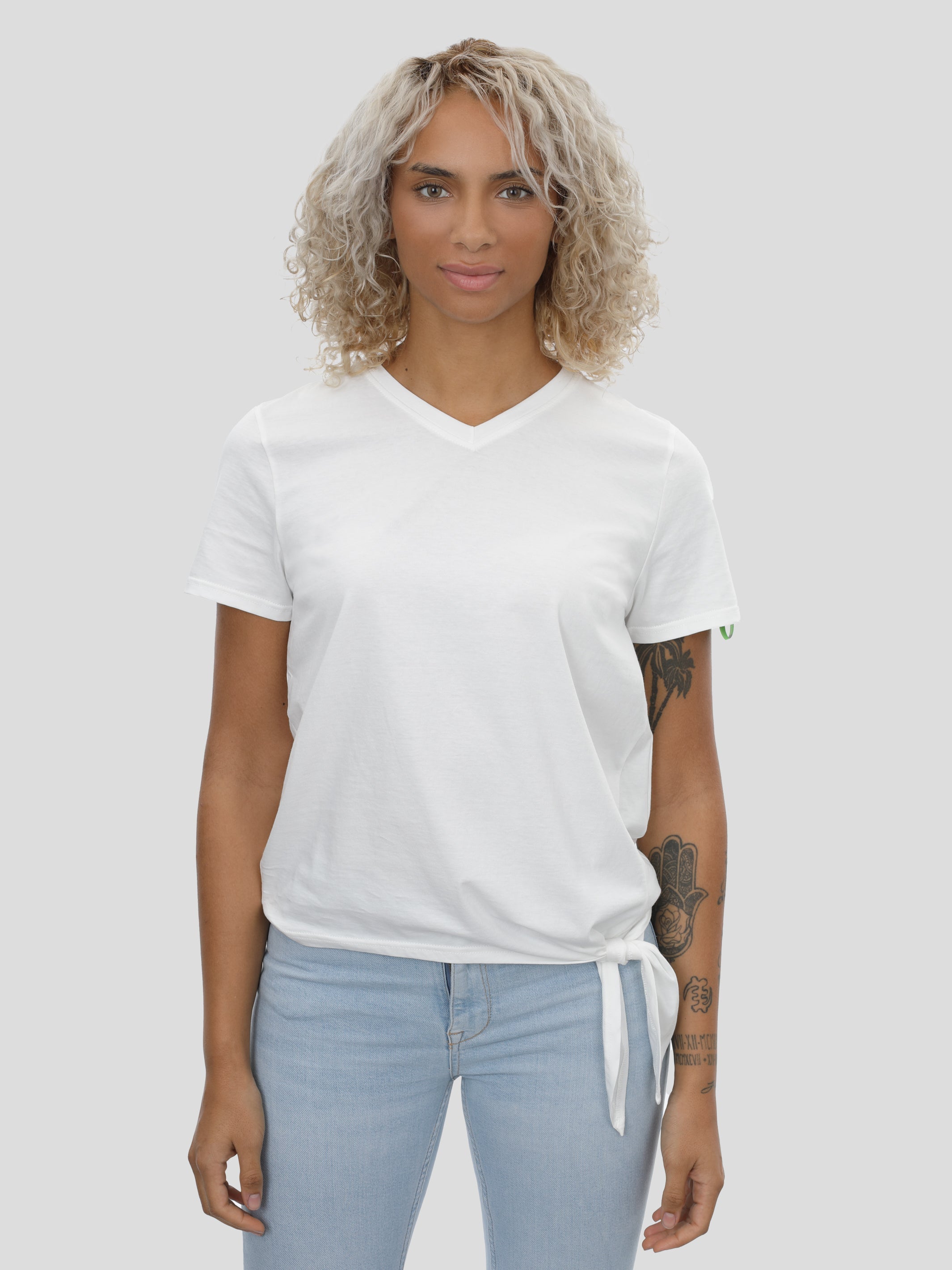 T-shirt with hem loops and V-neck in off-white