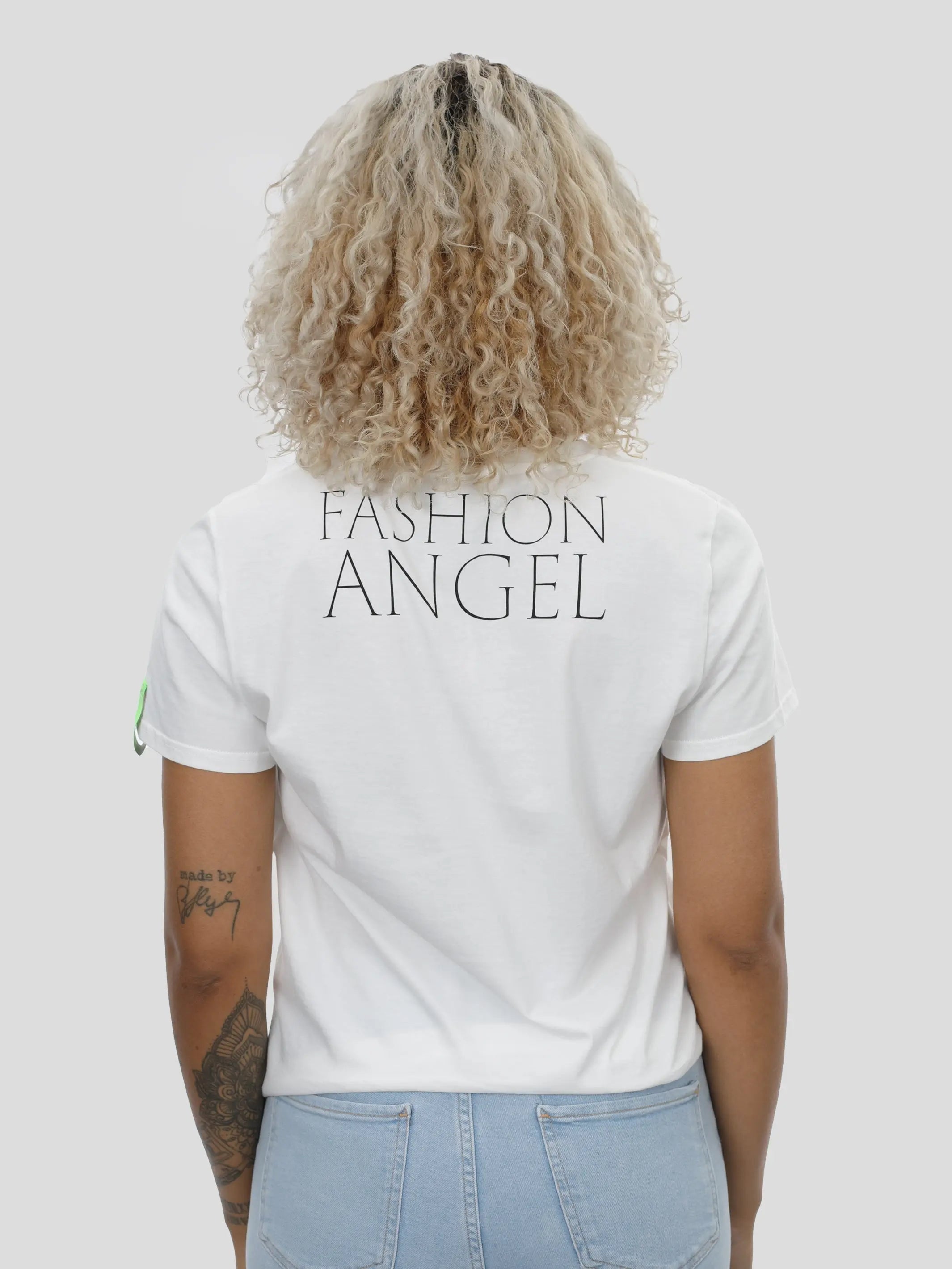 P11 T-Shirt mit Saumschleifen und V-Neck in Off-White project eleven