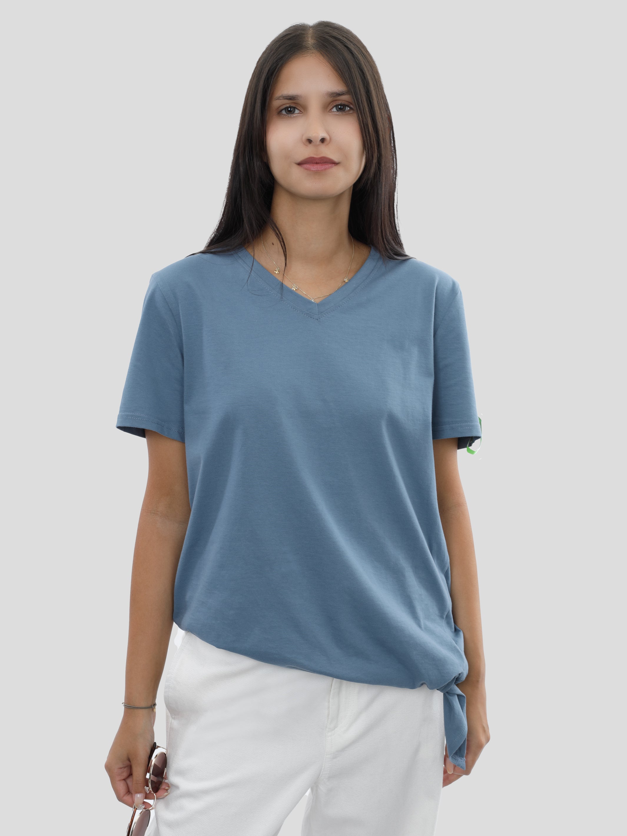 P11 T-Shirt mit Saumschleifen und V-Neck in Blau