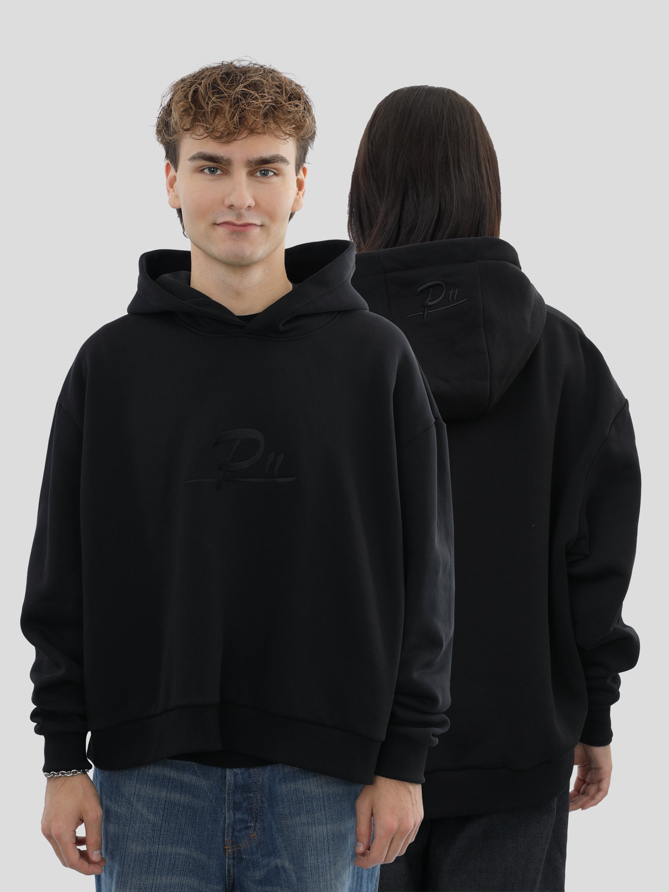 P11 Boxy Hoodie Unisex mit Stickerei - BLACK project eleven