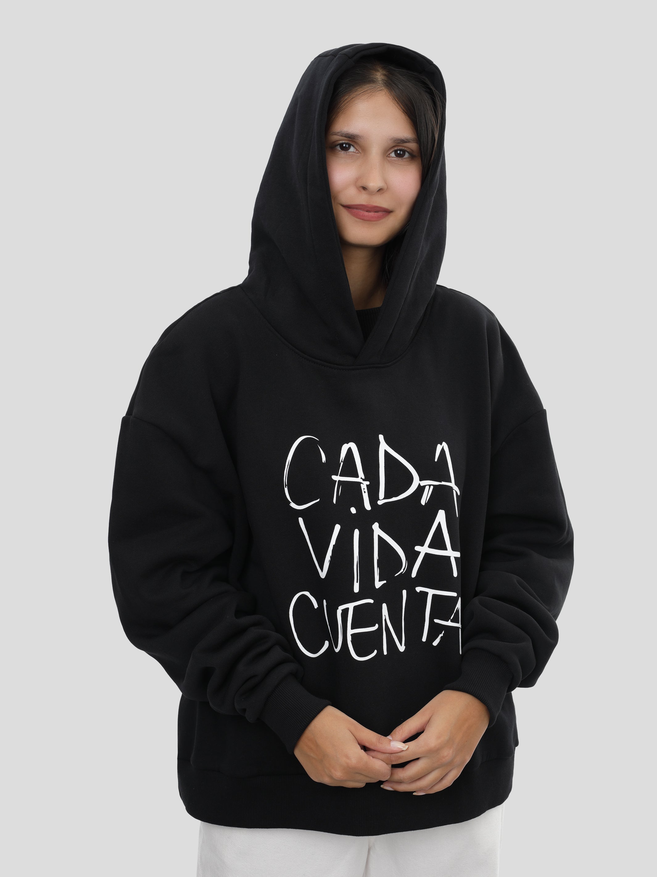 Boxy Hoodie Unisex mit Druck in Schwarz project eleven