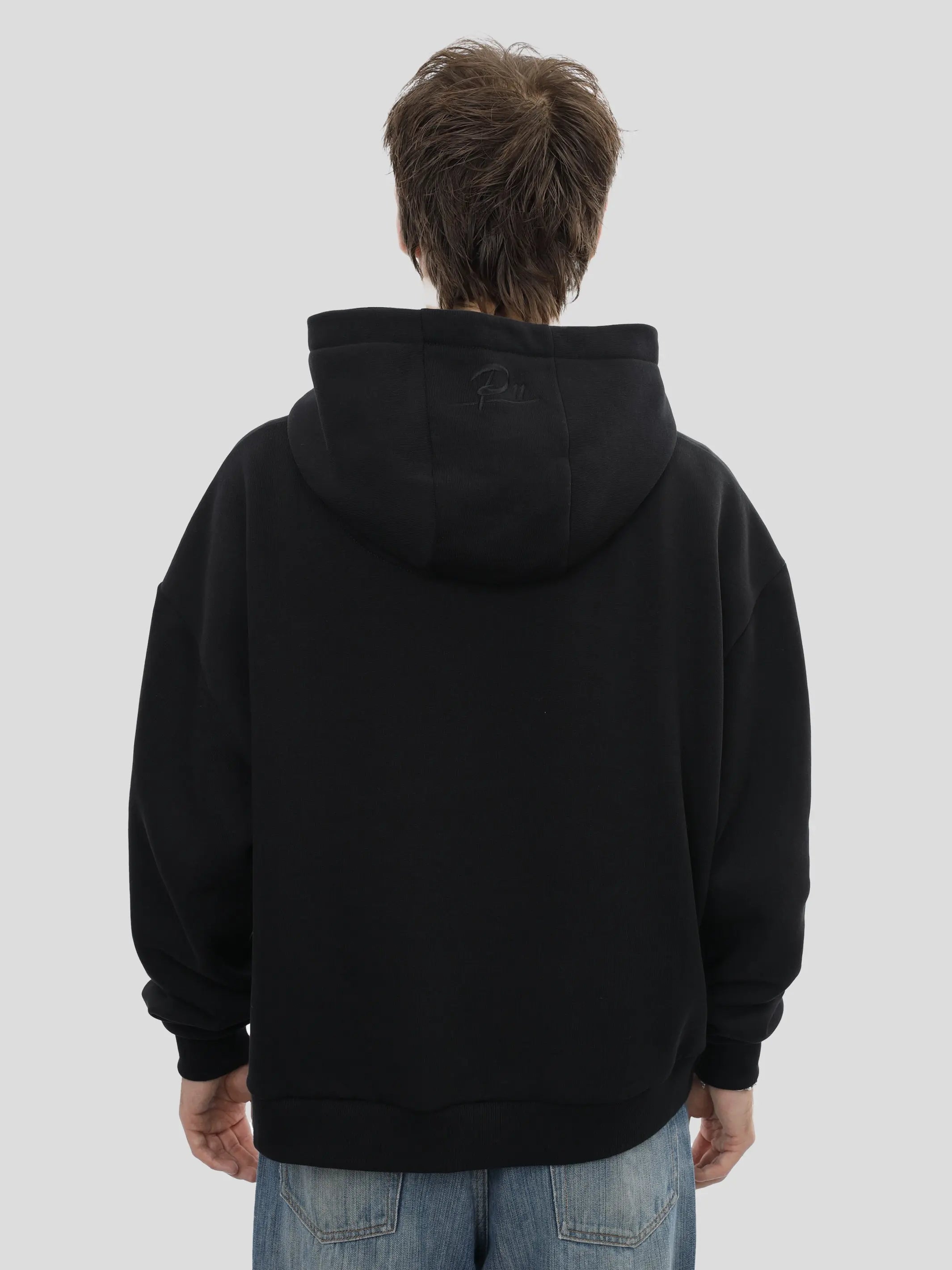 Boxy Hoodie Unisex mit Stickerei in Schwarz project eleven