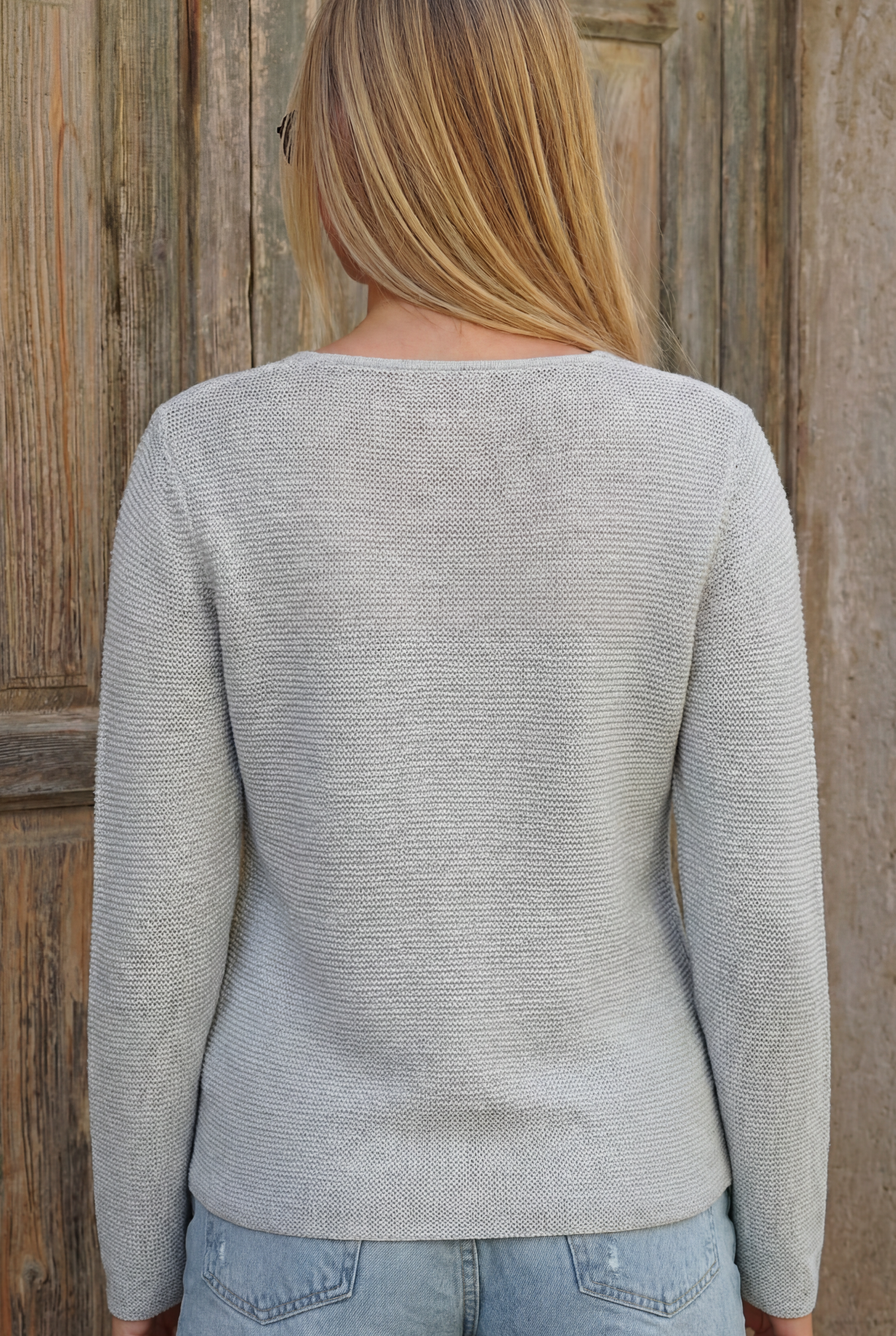 Pull femme à col V en lurex gris, look mode scintillant