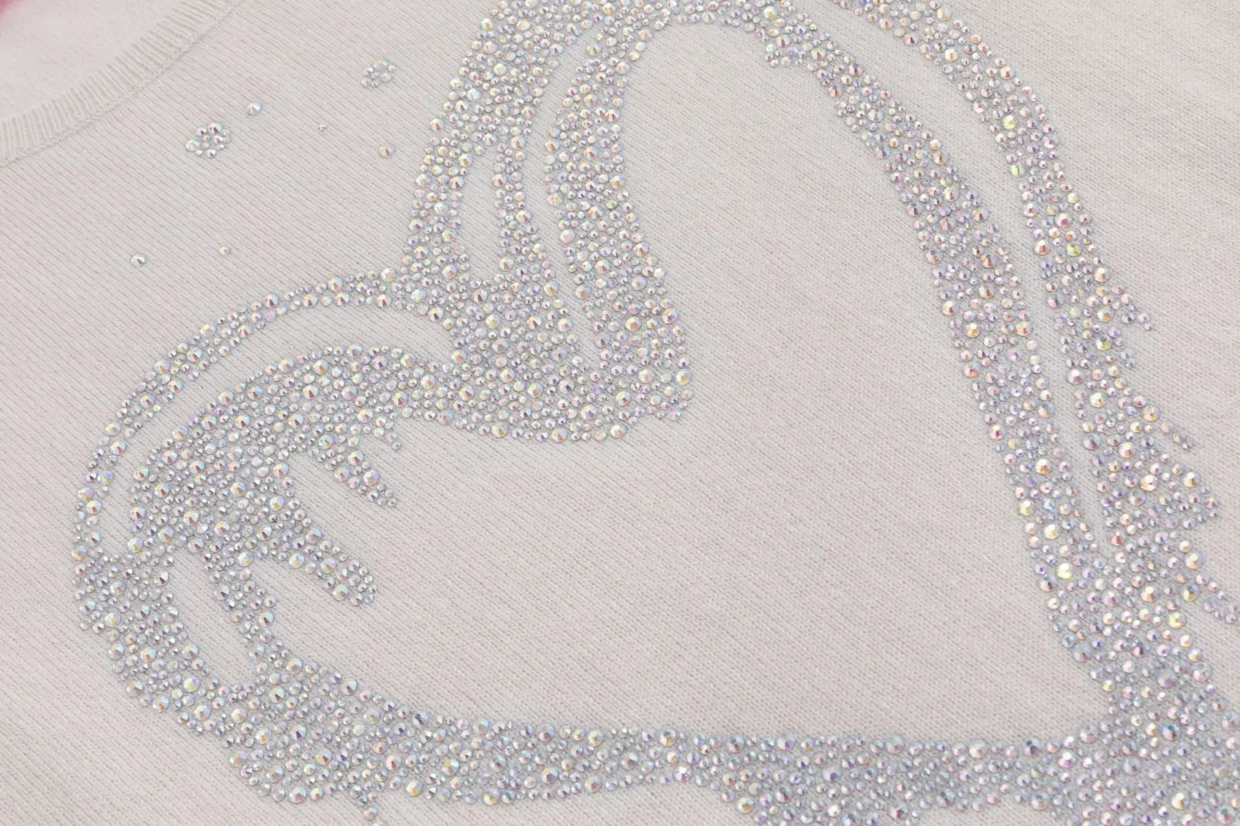 Wollpullover mit Herz Print in KITT für Valentinstag six-o-seven