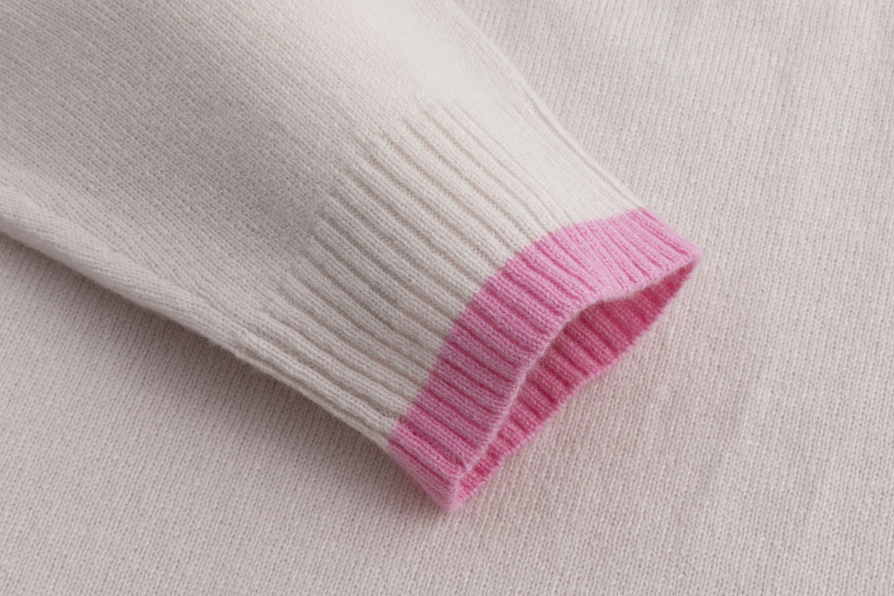 Six-o-Seven Strickpullover aus Kaschmir-Mix mit Kontrastakzenten - KITT six-o-seven