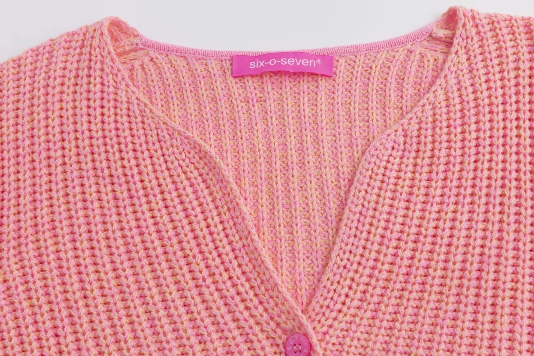 Six-o-Seven Strickjacke mit Lochstickerei BUBBLE six-o-seven