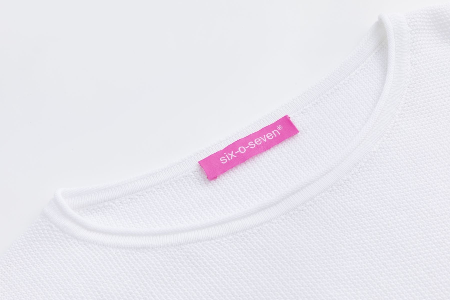 Six-o-Seven Baumwoll-Strickpullover mit "LOVE"-Print in WHITE six-o-seven