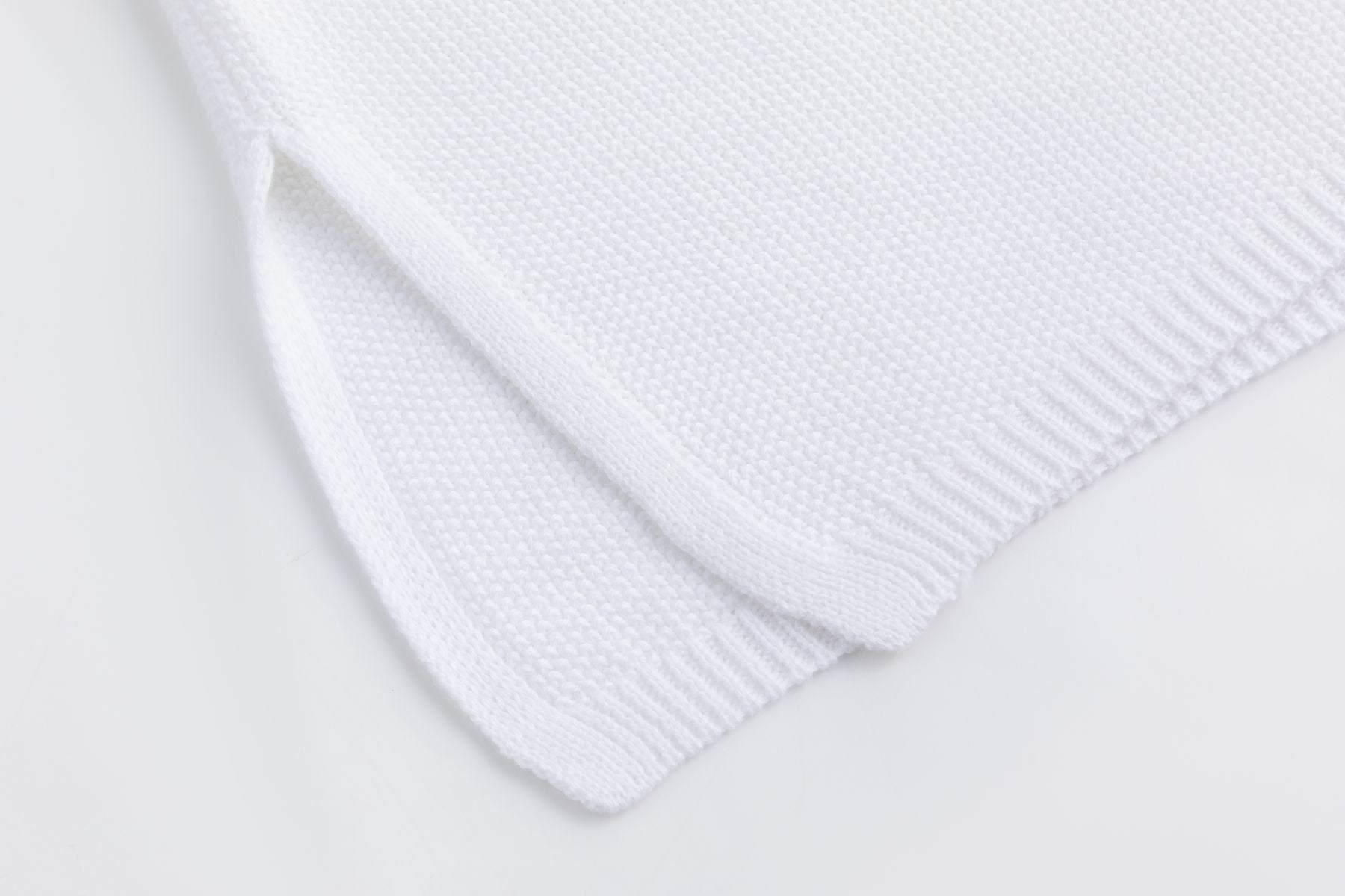 Six-o-Seven Baumwoll-Strickpullover mit "LOVE"-Print in WHITE six-o-seven