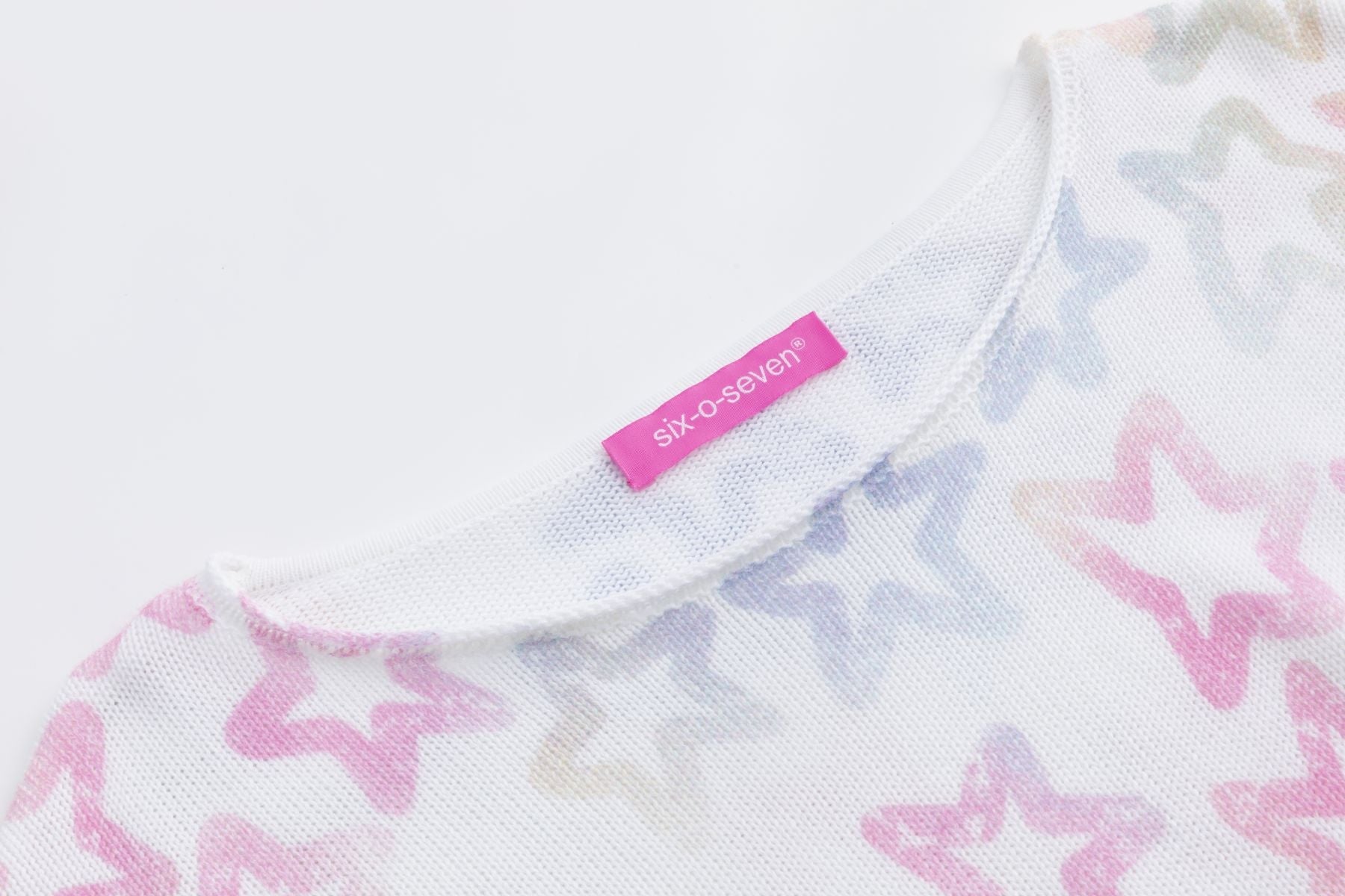 Six-p-Seven Strickpullover mit plakativen Design in WHITE six-o-seven