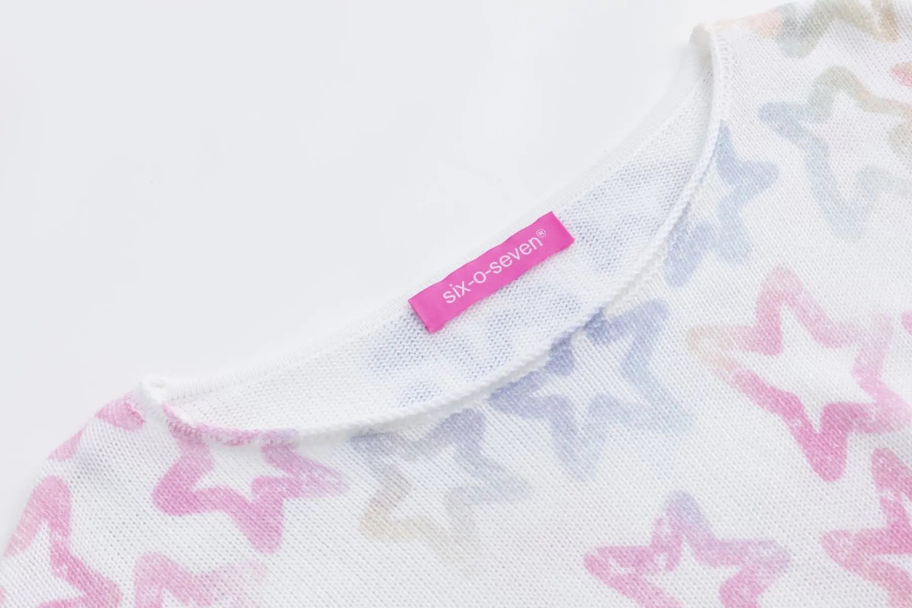 Six-p-Seven Strickpullover mit plakativen Design in WHITE six-o-seven