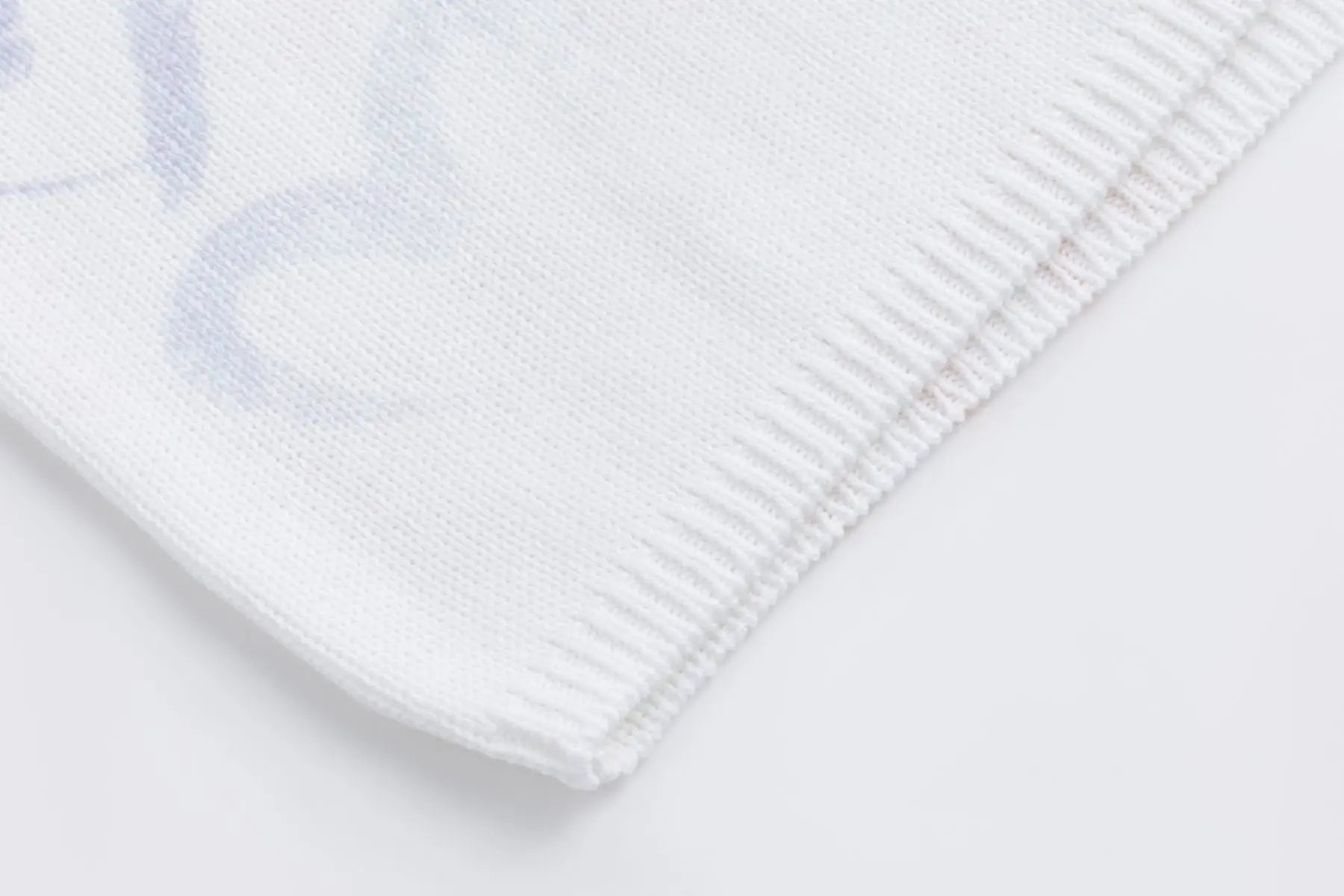 Six-p-Seven Strickpullover mit plakativen Design in WHITE six-o-seven