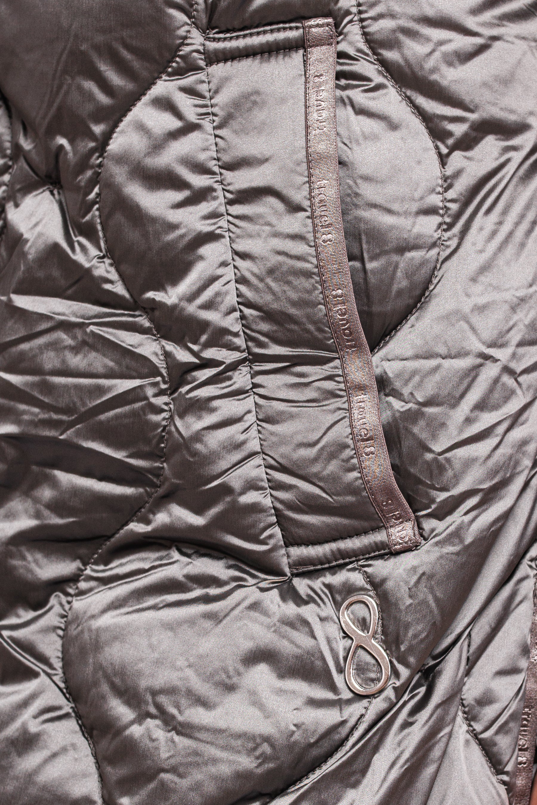 Travel 8 elegant women's down vest with wave quilting autumn/winter