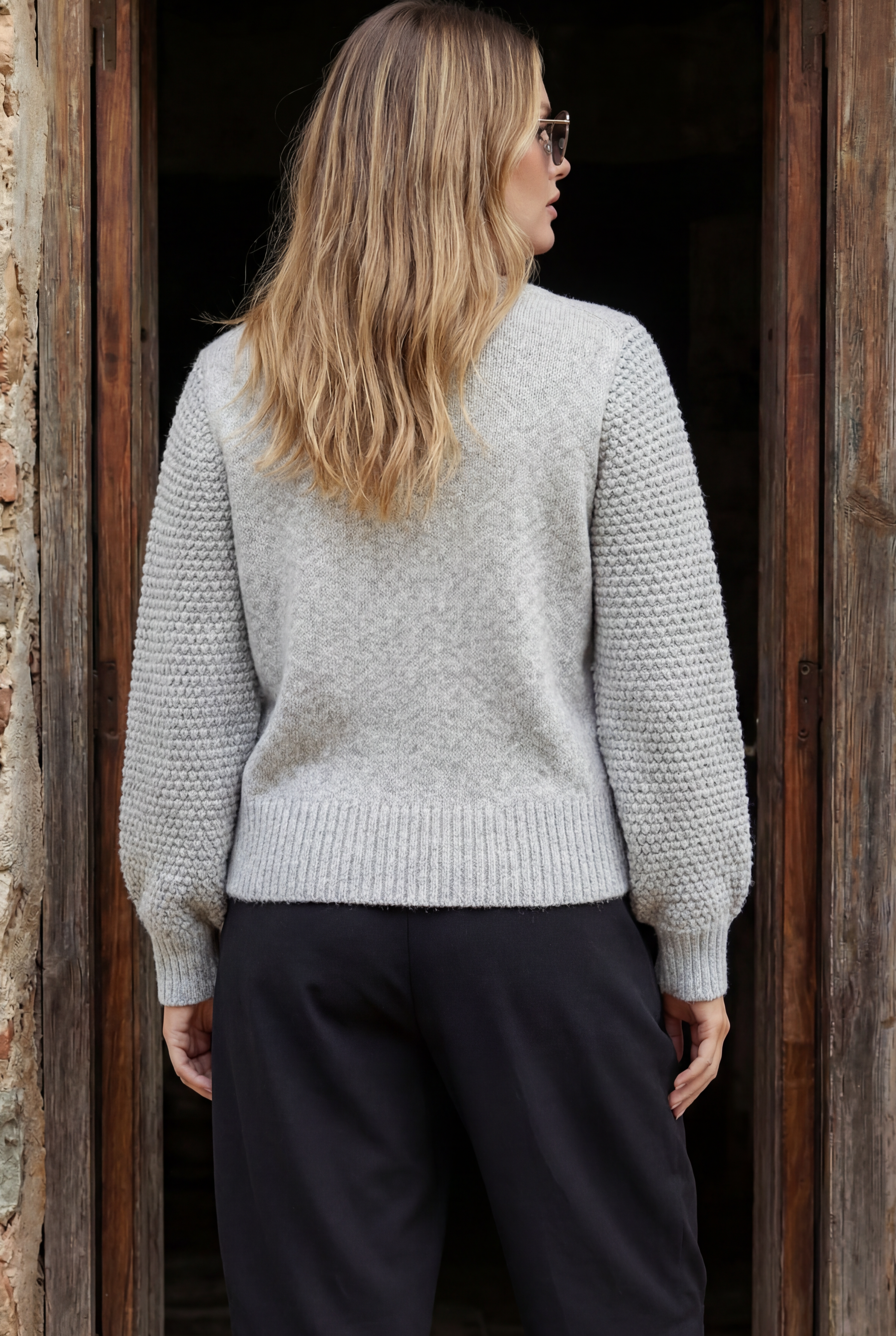 Lockerer Damen Pullover mit Metall Akzenten & Ärmelstruktur, Trend Style