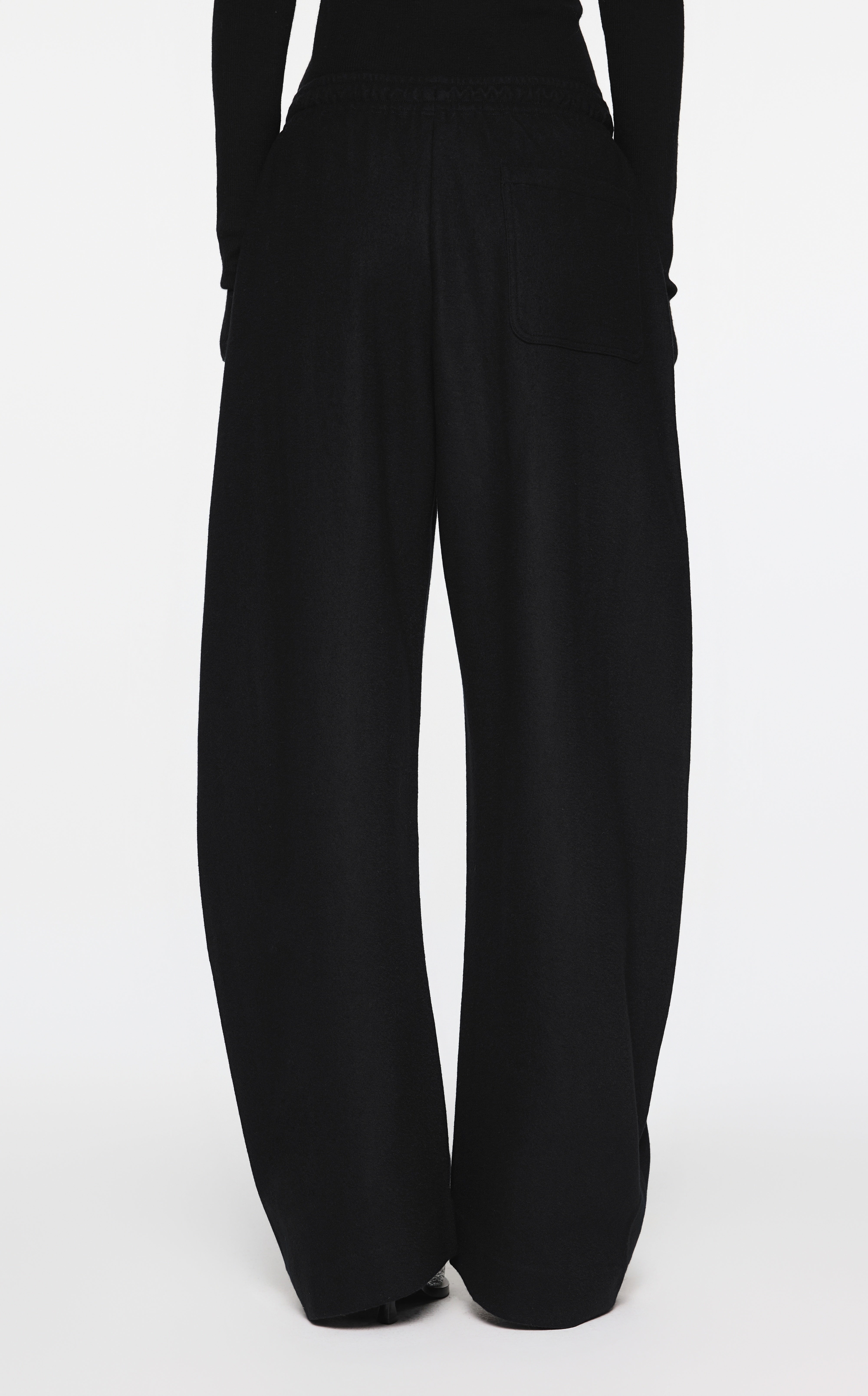 Damen Wollhose Loose Pants mit avantgardistischem Look JNBY