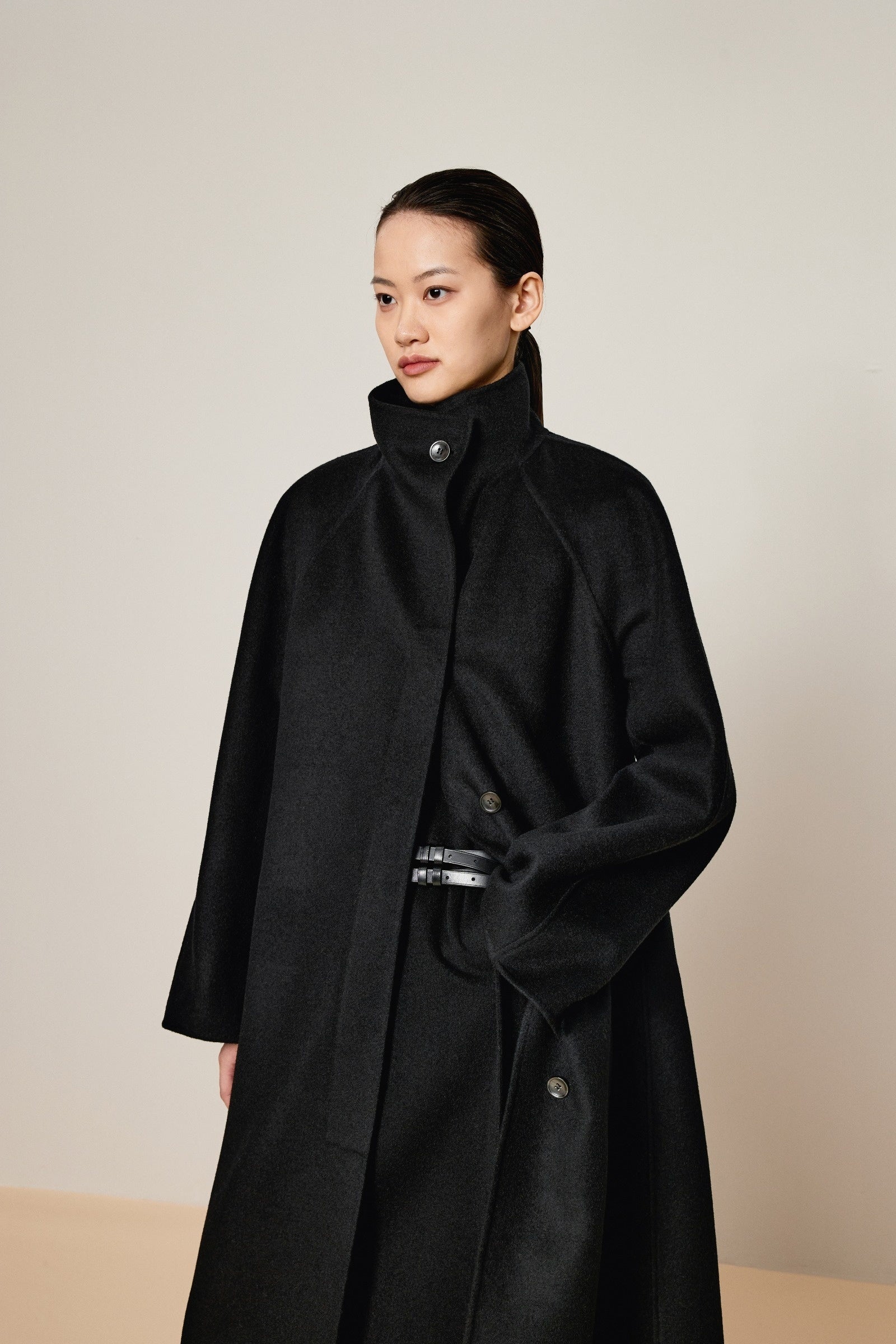 Damen Regular Wollmantel mit Stehkragen Schwarz LESS