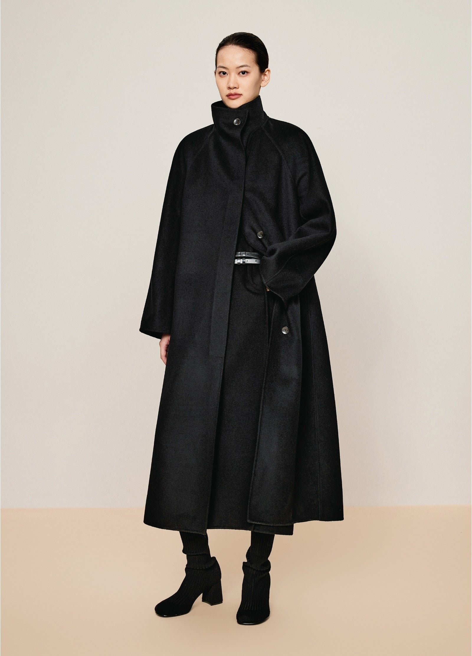 Damen Regular Wollmantel mit Stehkragen Schwarz LESS