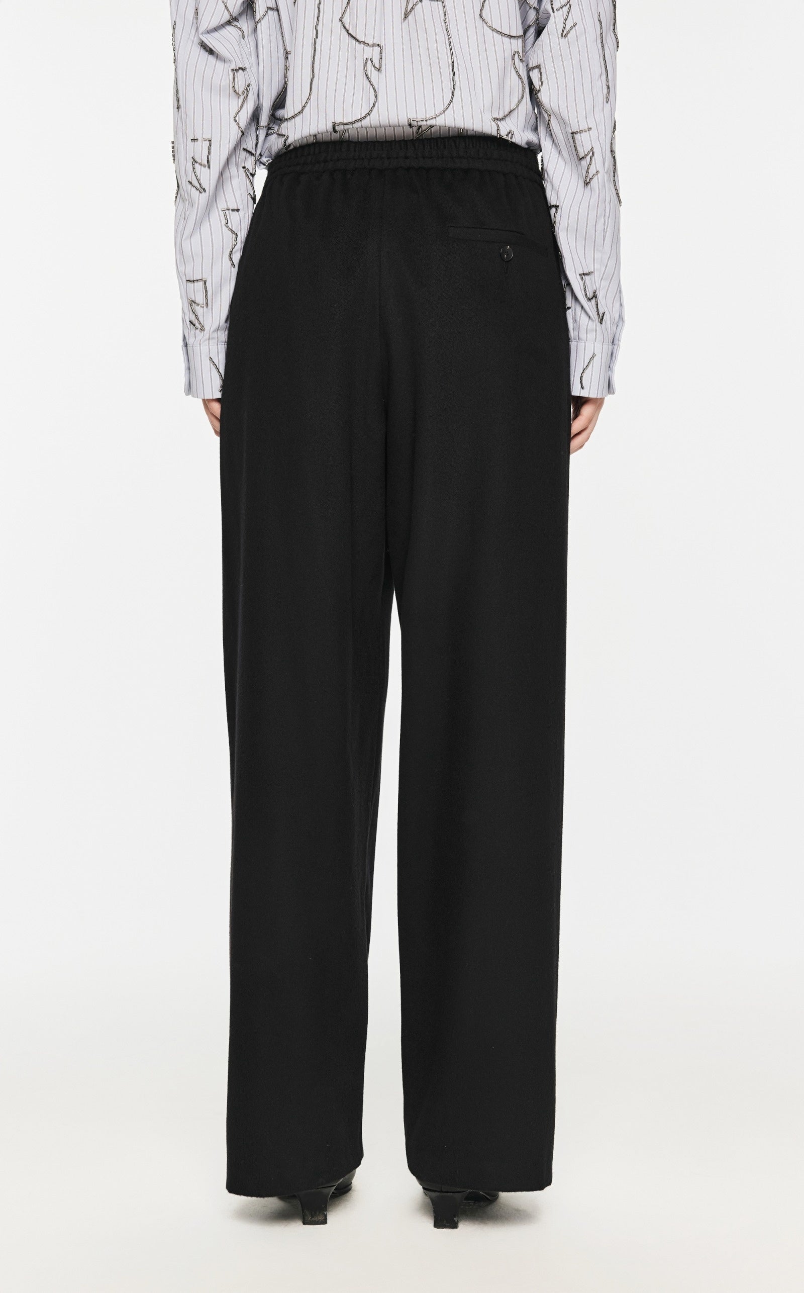 Damen Loose Stoffhose mit Gummibund Schwarz JNBY