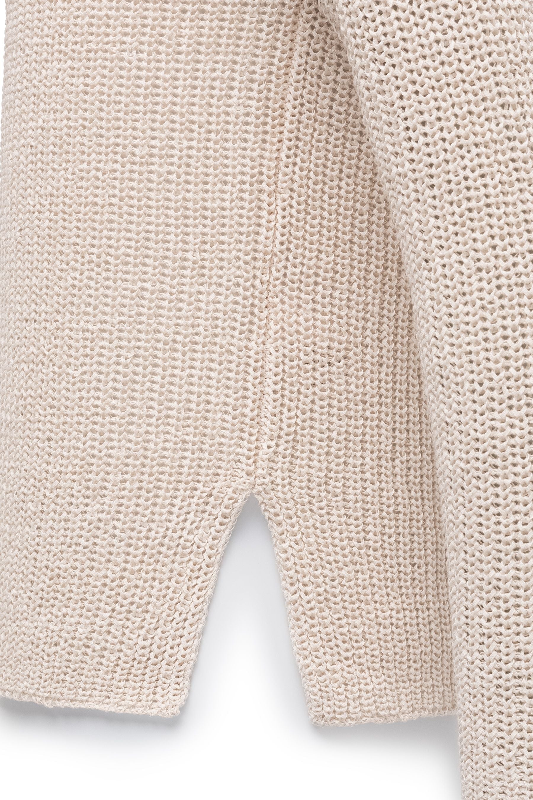 Six-o-Seven Baumwoll-Strickpullover mit V-Ausschnitt und versetzten Schultern in KITT six-o-seven