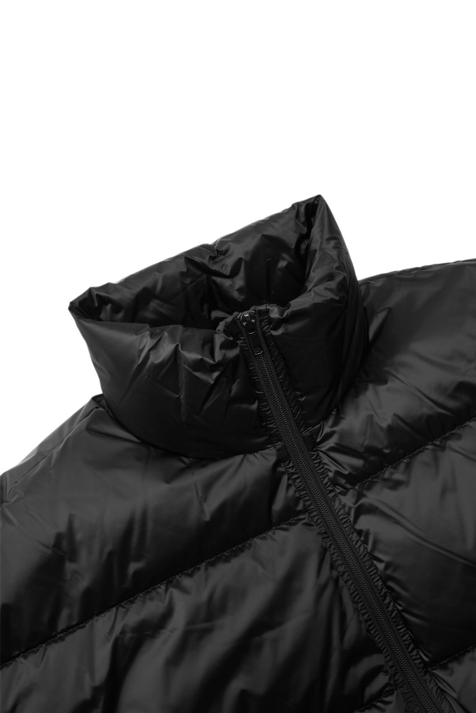 Damen Oversize Daunenmantel mit Stehkragen Schwarz JNBY