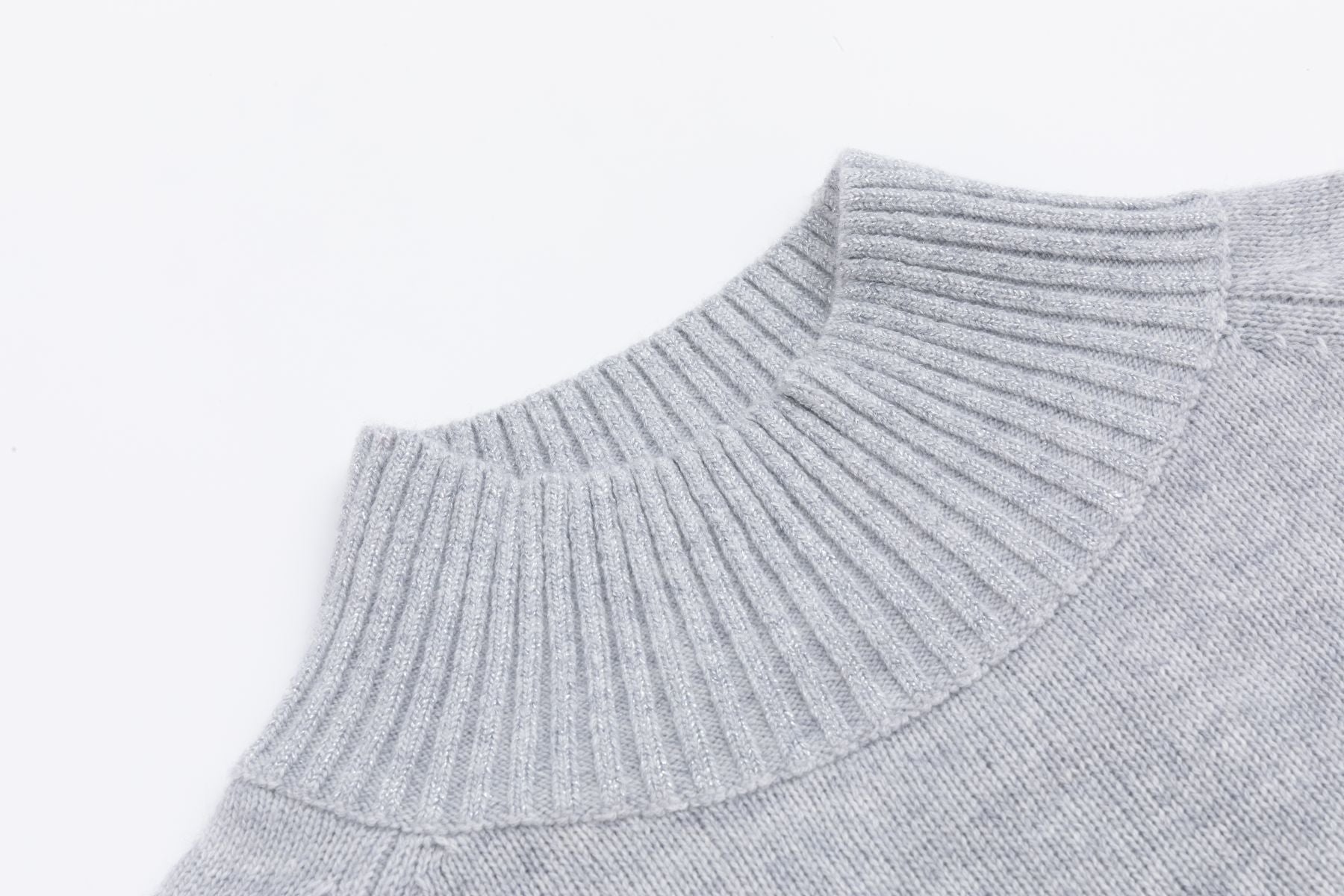 Pull-over en tricot avec col montant GRIS CLAIR