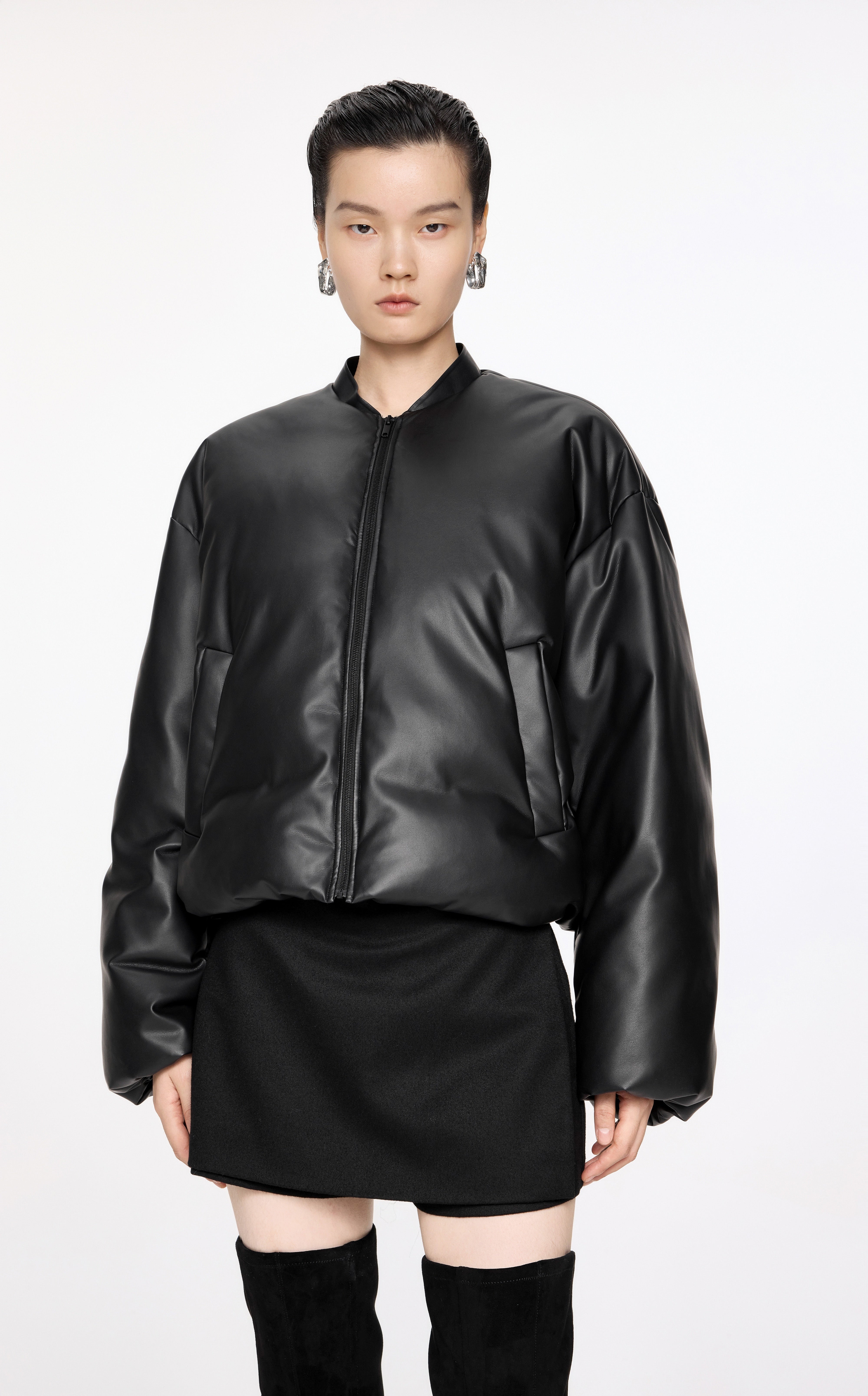 Damen Boxy Daunenjacke mit Leder Optik Oberstoff JNBY