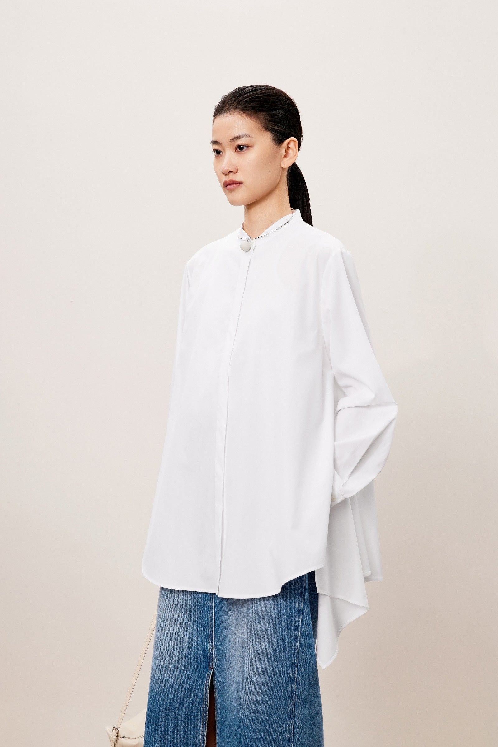 Damen Oversize Bluse mit seitlichen Schlitzen Weiß LESS