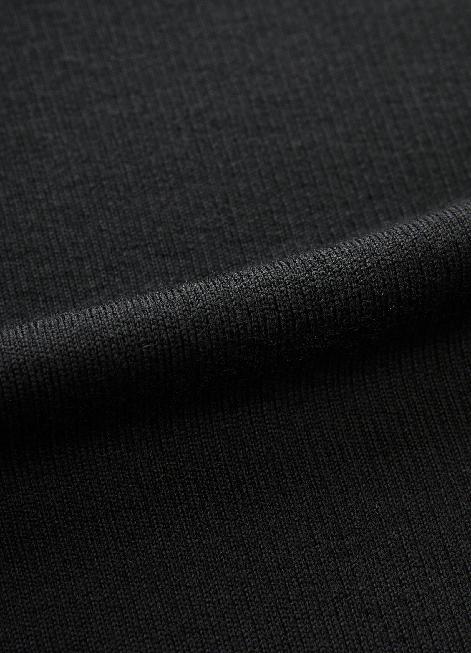 Damen eleganter Slim Sweater in BLACK LESS