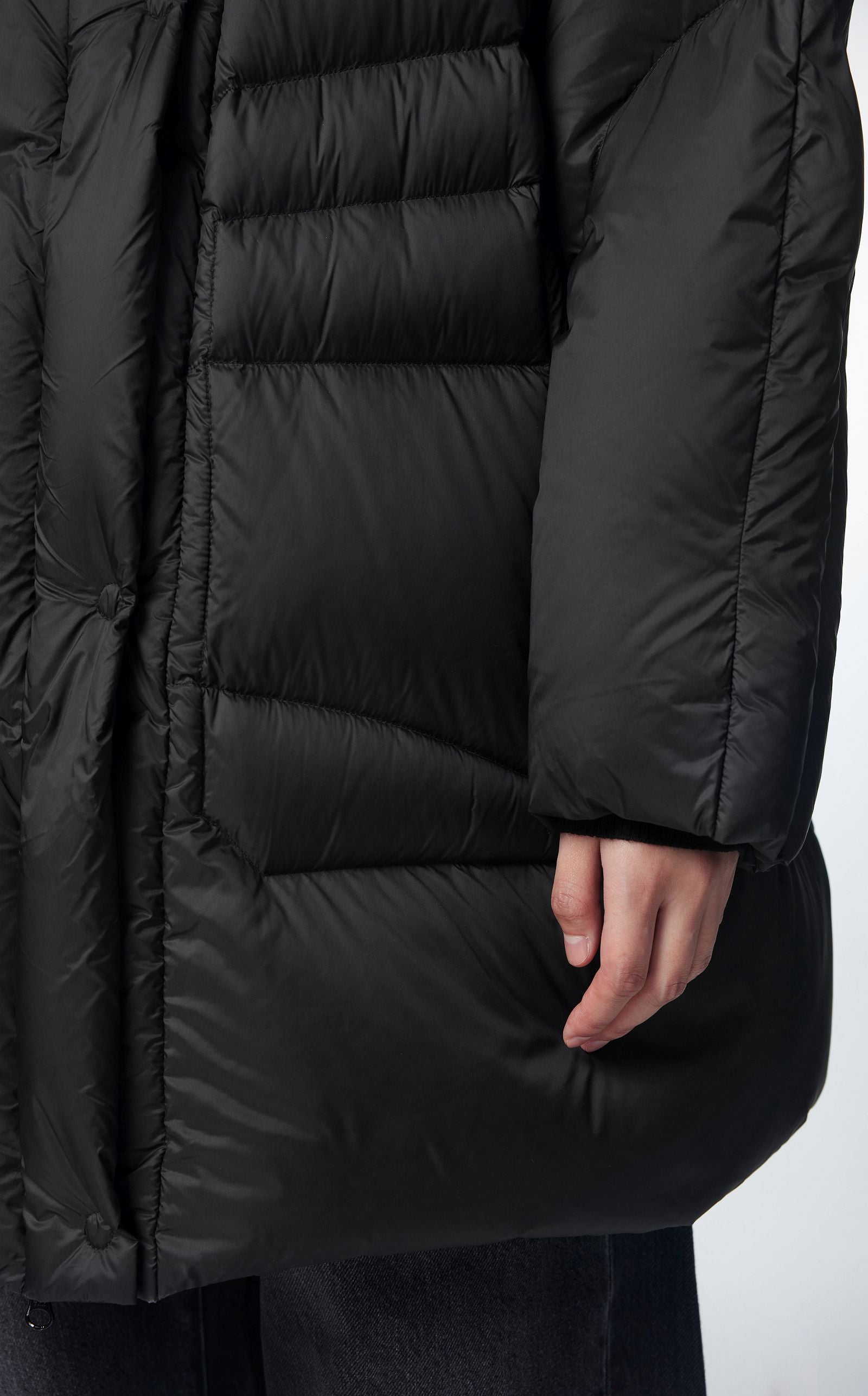 Daunenmantel BLACK