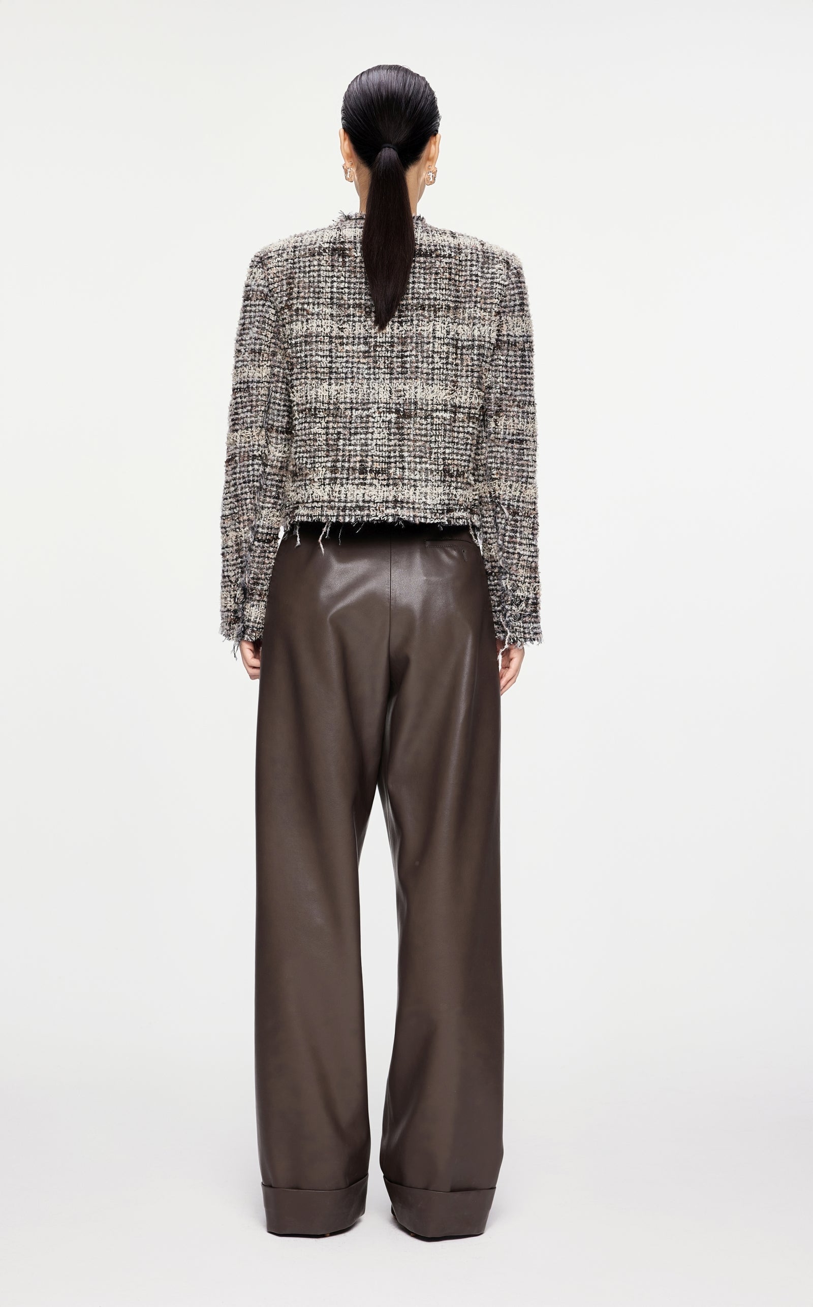 Moderne Damen Bouclé Kurzjacke mit Fransen & Statement-Knöpfen JNBY