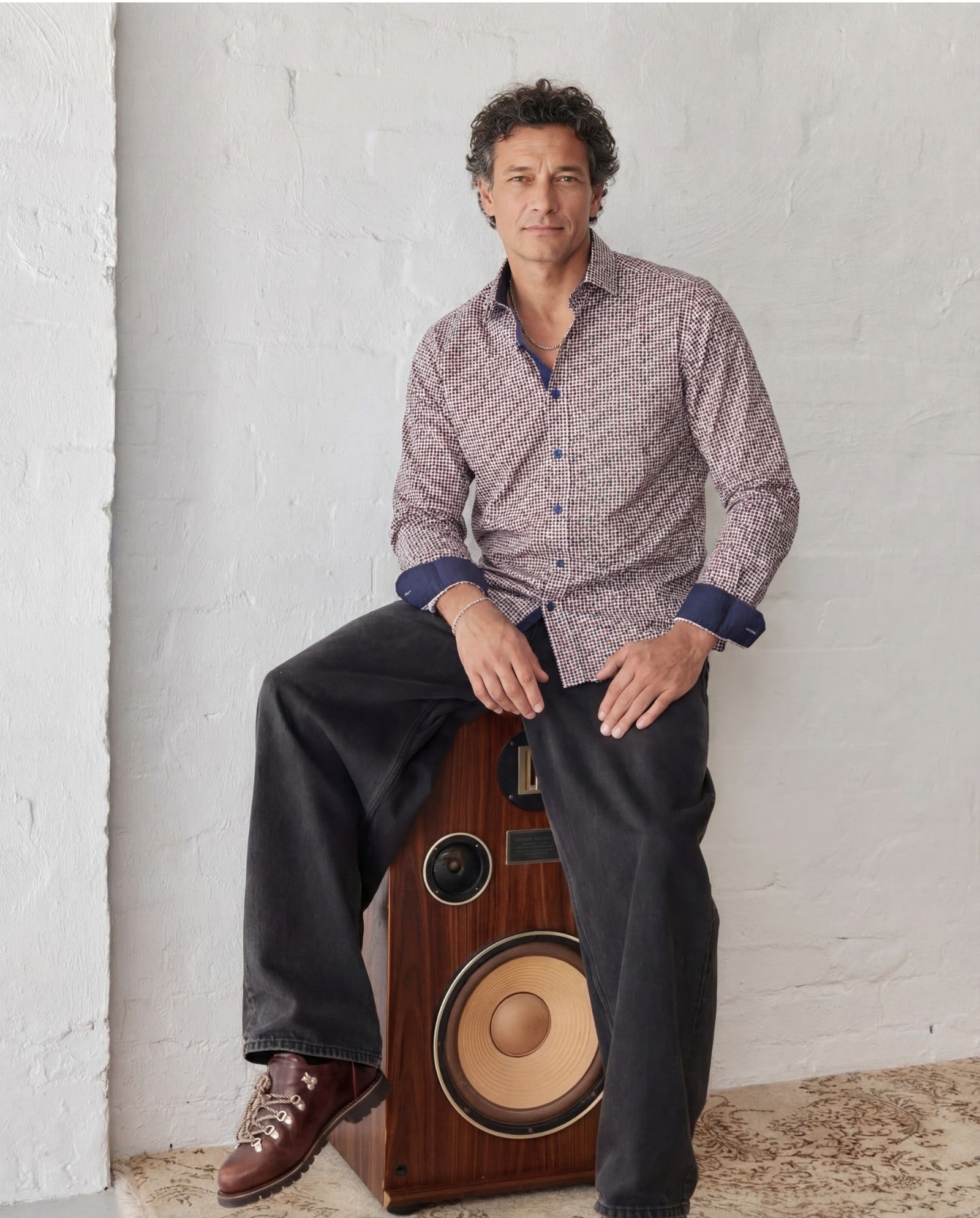 Haupt franela Modern Fit camisa de hombre de manga larga con patrón de puntos en rojo