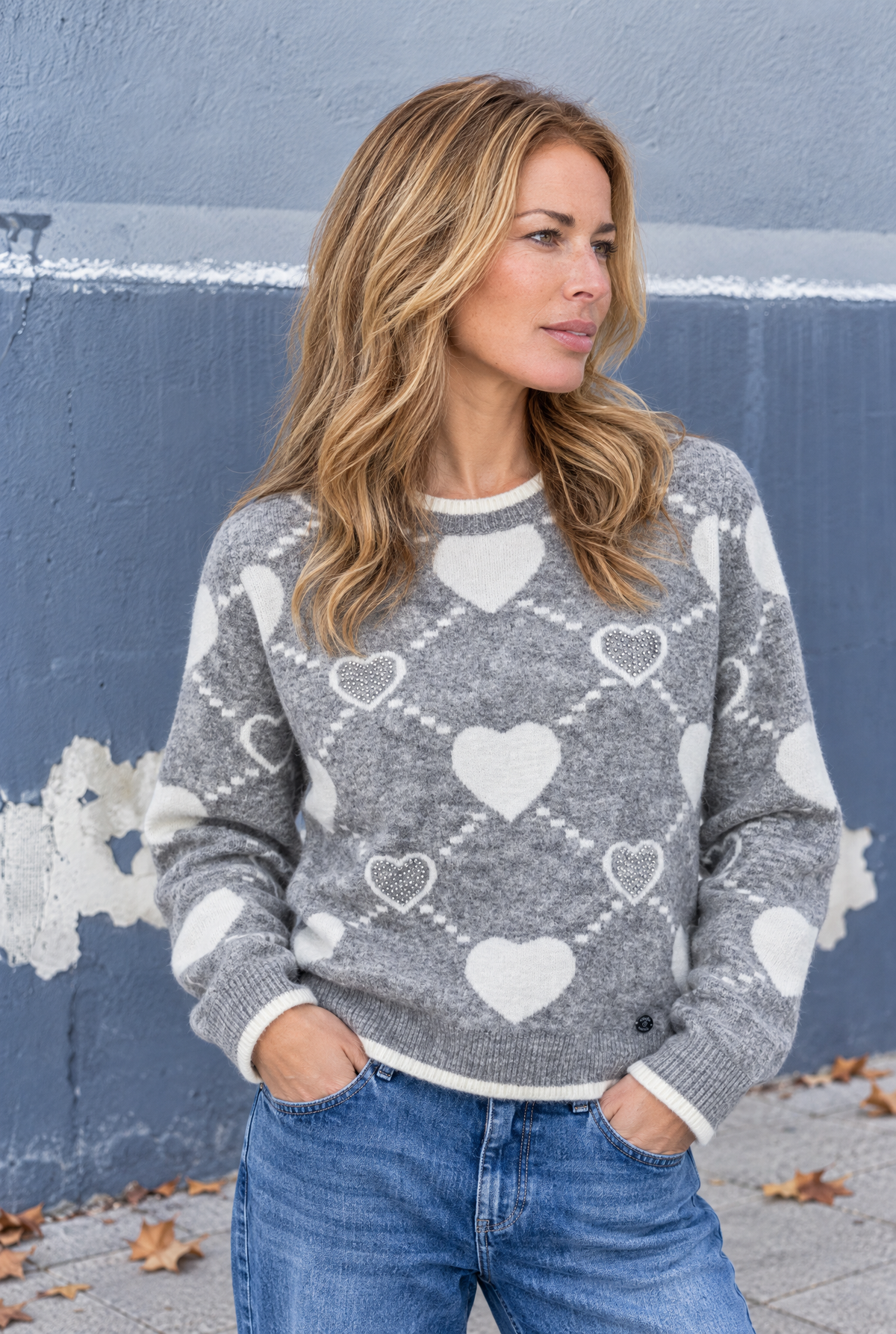 Pull femme gris et blanc à motif cœur, col rond, strass, tricot pour l’automne-hiver