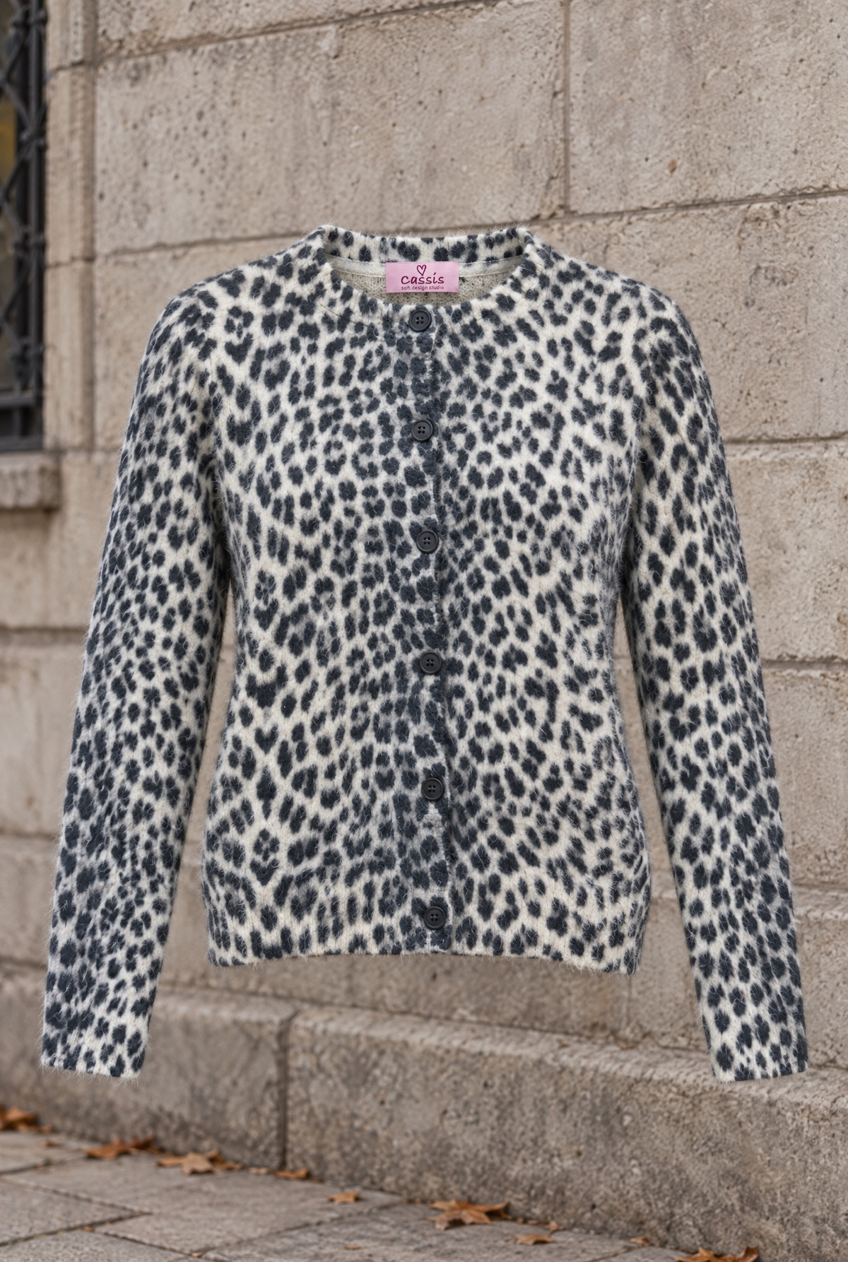 Damesvest met luipaardprint, offwhite, ronde hals, knoopsluiting, herfst-winterlook