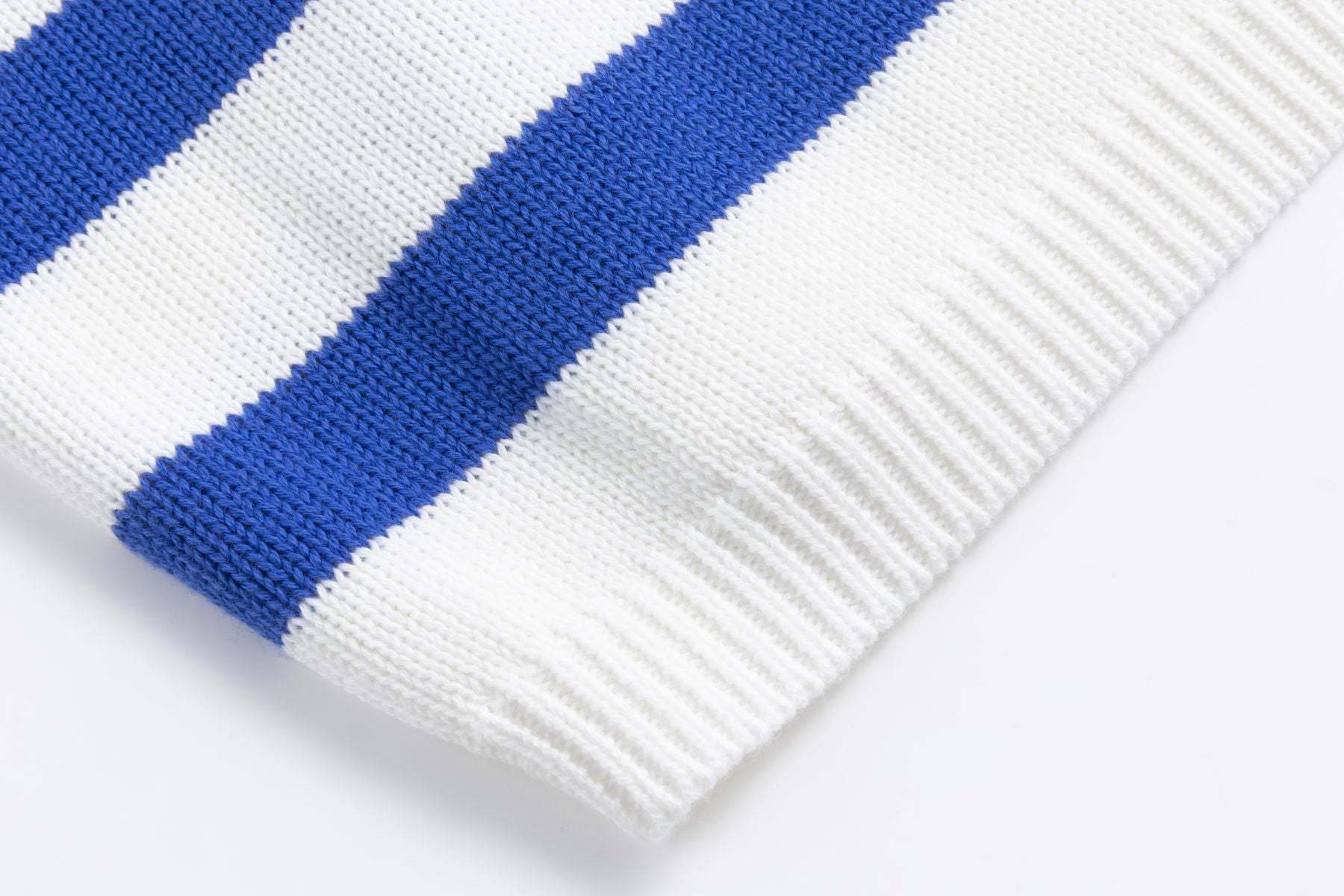 Pull en maille avec inscription « Côte d’Azur » en strass bleus OFF WHITE