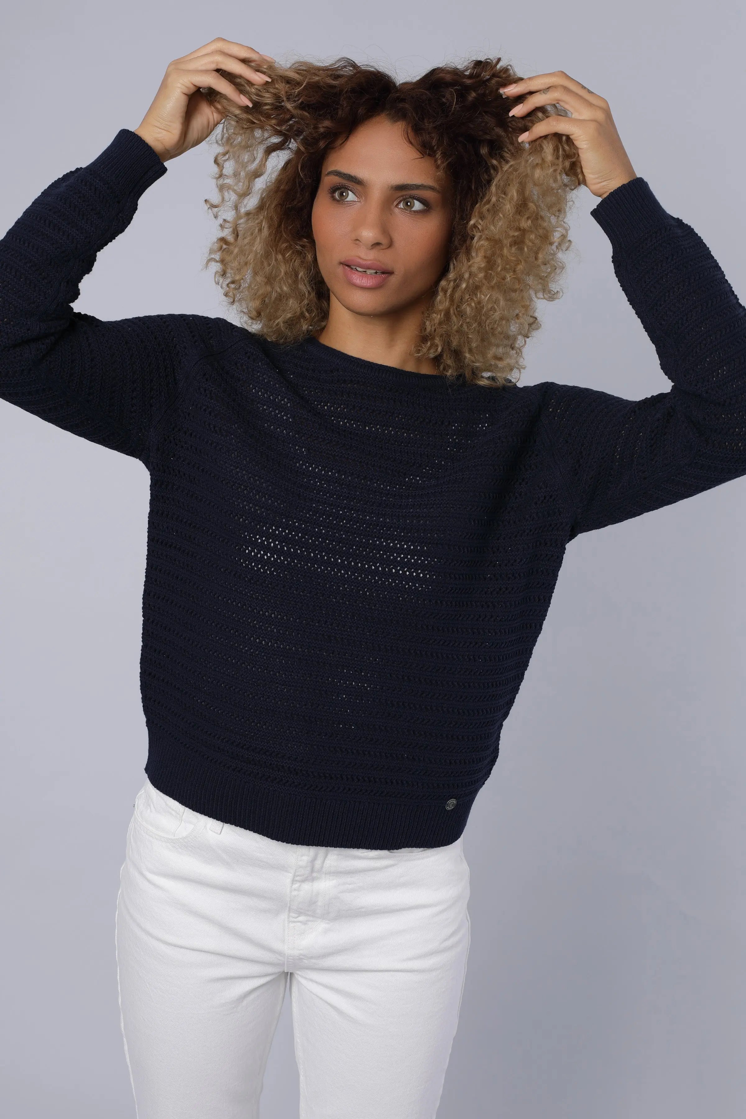 Knitted sweater navy