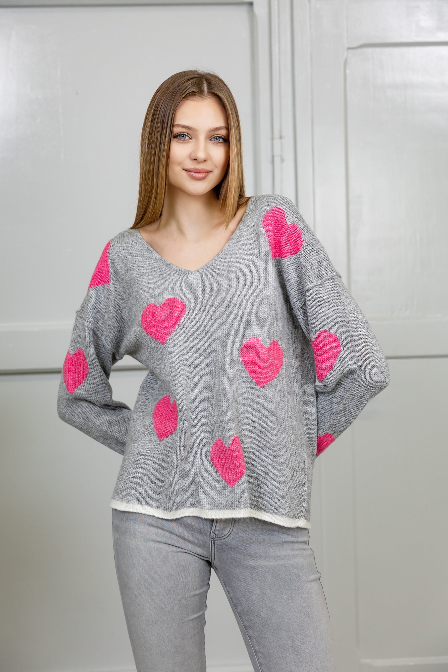 Strickpullover mit eingestrickte rosa Herzen in SILVER