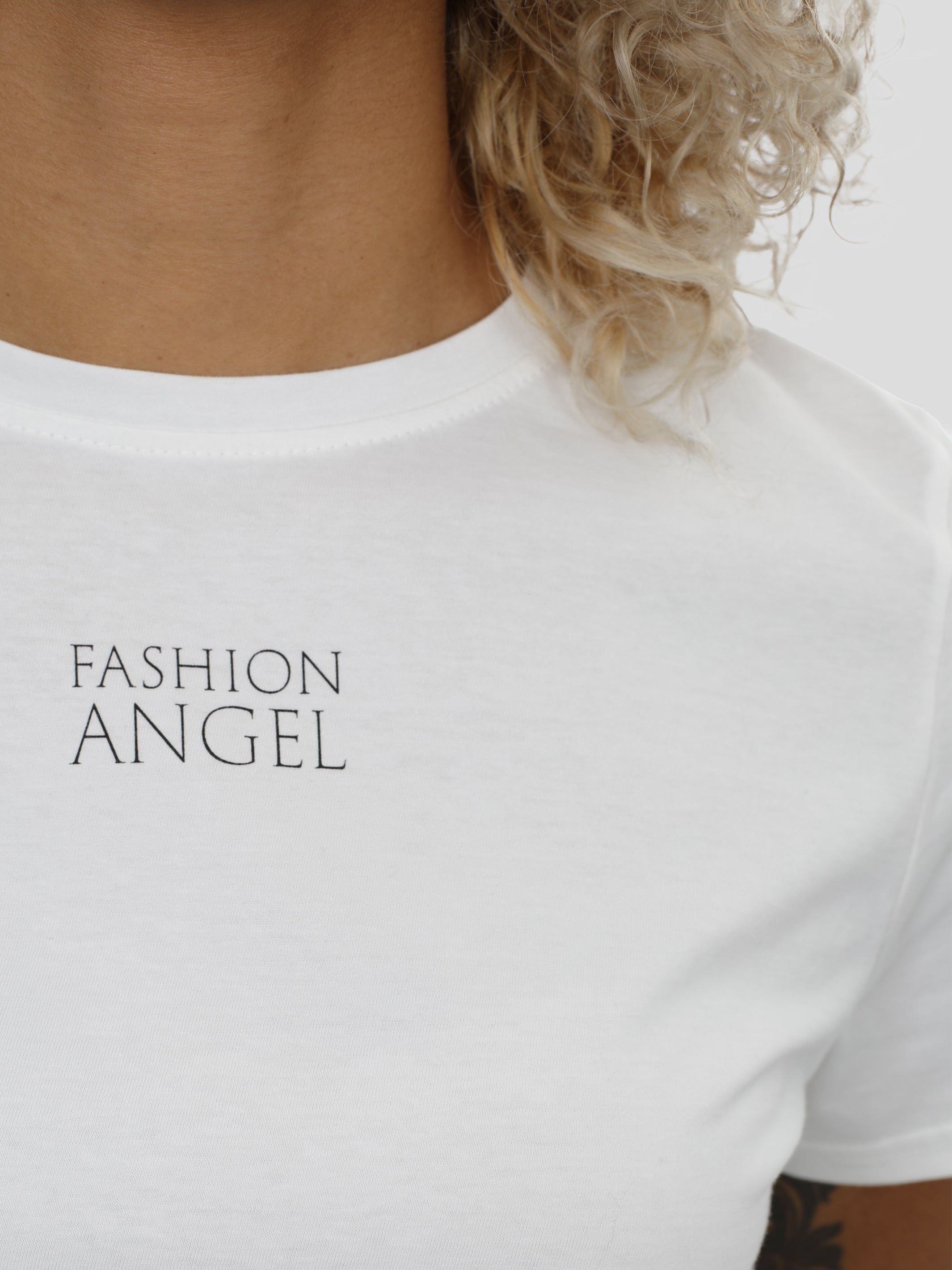 T-shirt avec ourlet et impression en blanc cassé
