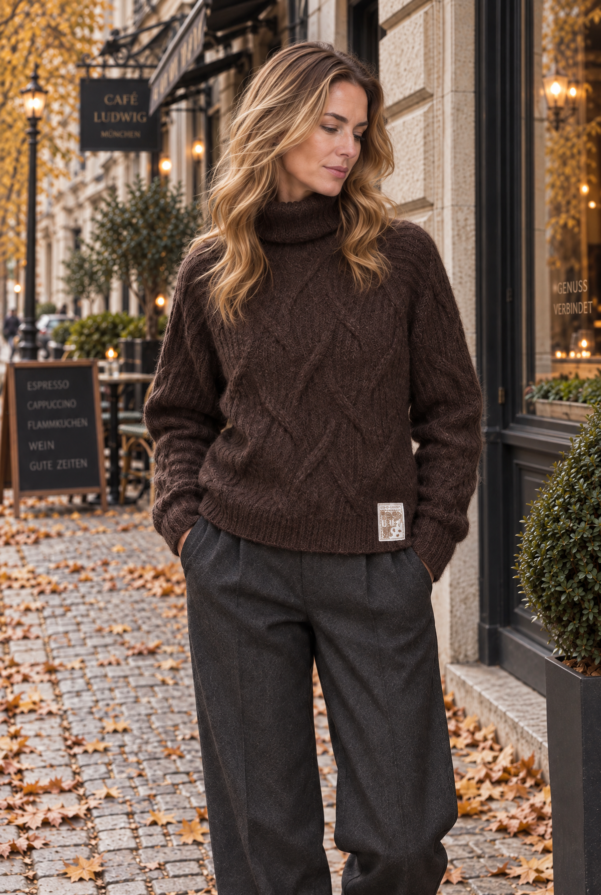 Damen Rollkragenpullover Braun Zopfmuster Alpaka Wolle Badge Herbst Winter Strick