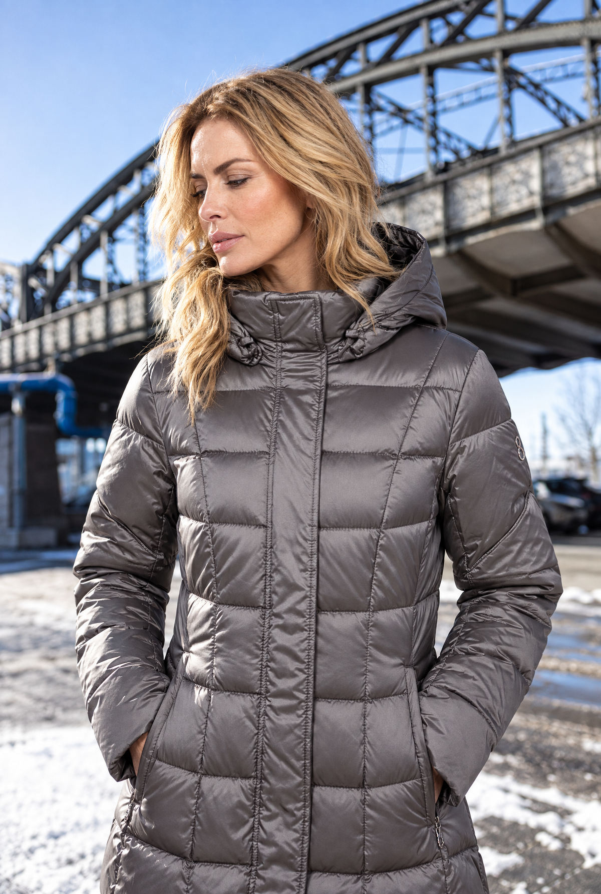 Abrigo de plumón entallado para mujer con acolchado geométrico: moderno y elegante para otoño