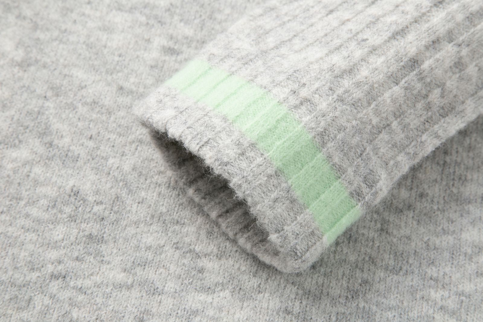 Pull à capuche en tricot NEIGE
