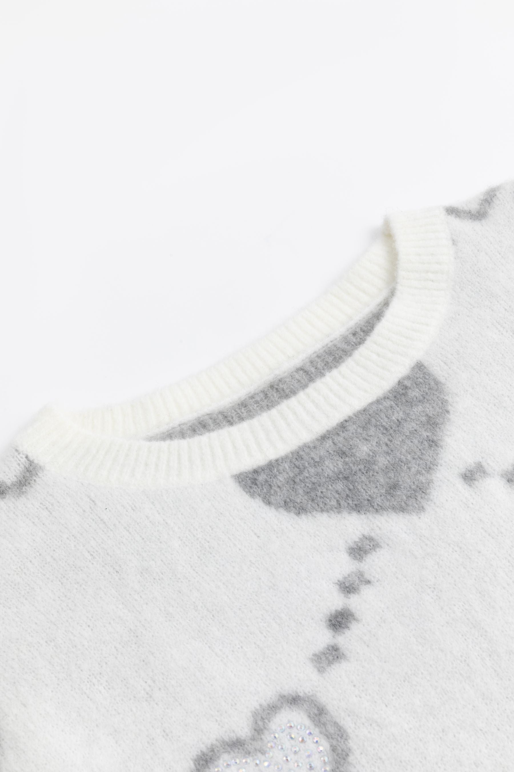 Strickpullover mit Herzmuster und Glitzerakzenten OFF WHITE