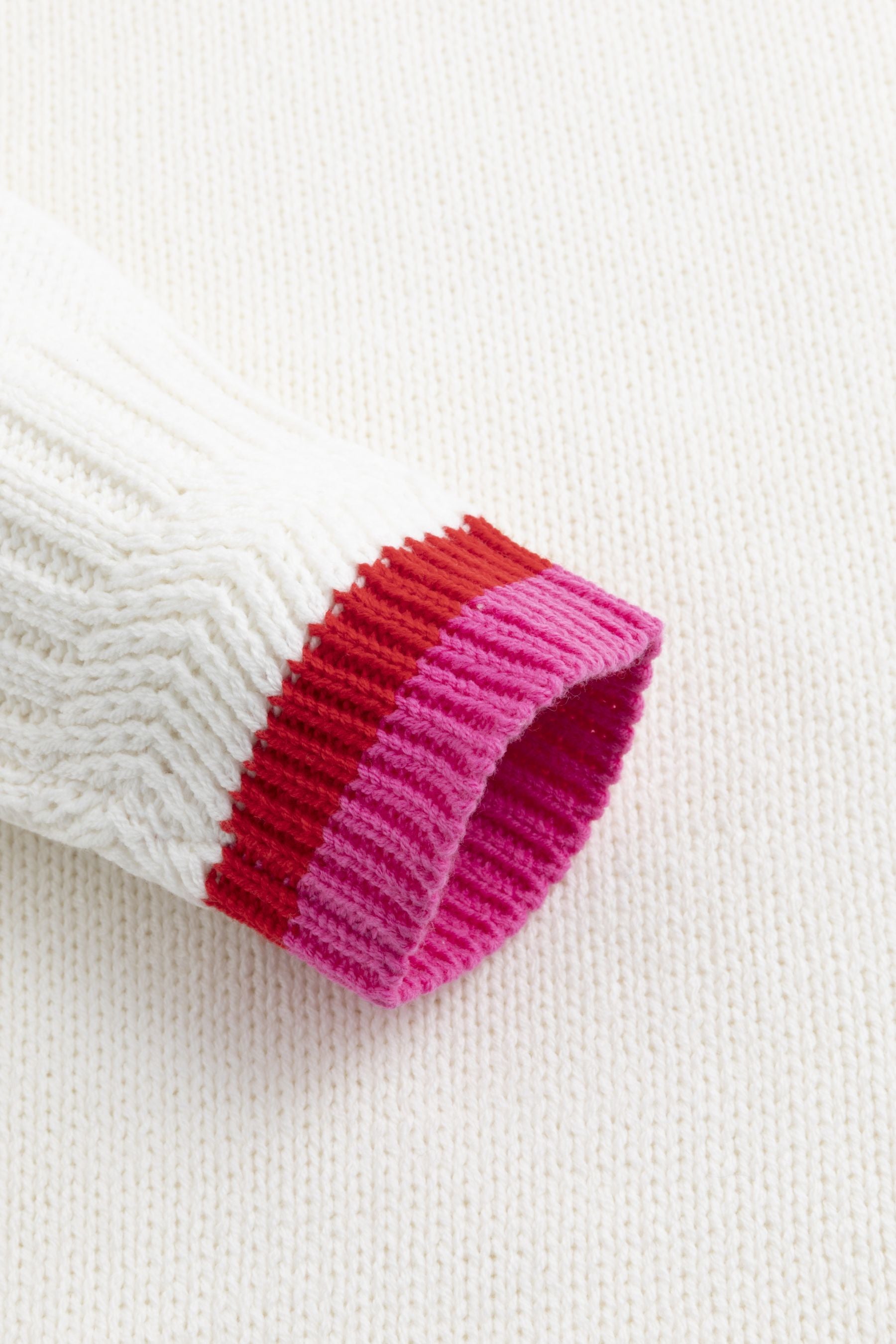 Strickpullover mit buntem Herz-Detail OFF WHITE L/G FEHLT