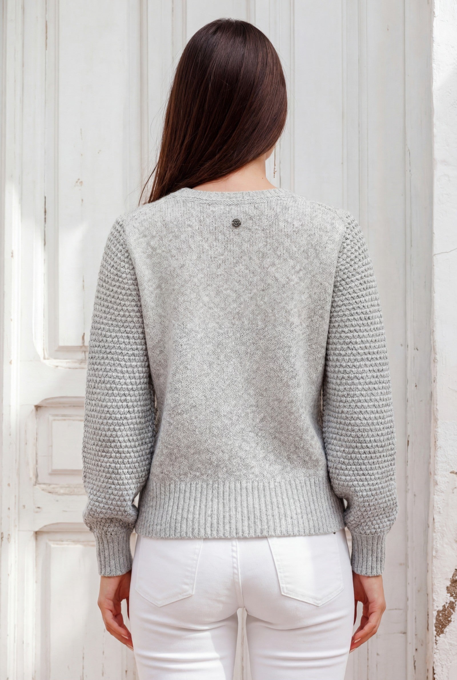 Lockerer Damenpullover mit metallischen Akzenten & Ärmelstrickstruktur