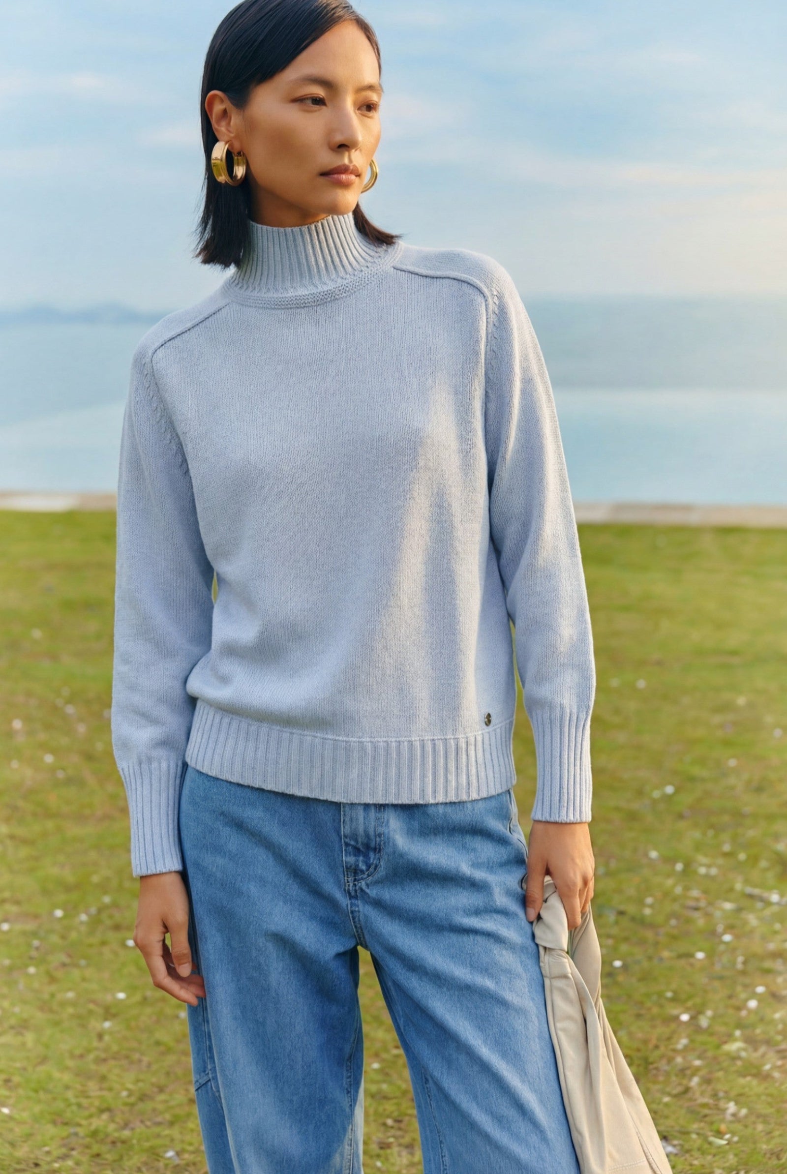 Damen Taillierter Pullover mit hohem Stehkragen und Raglan Blau