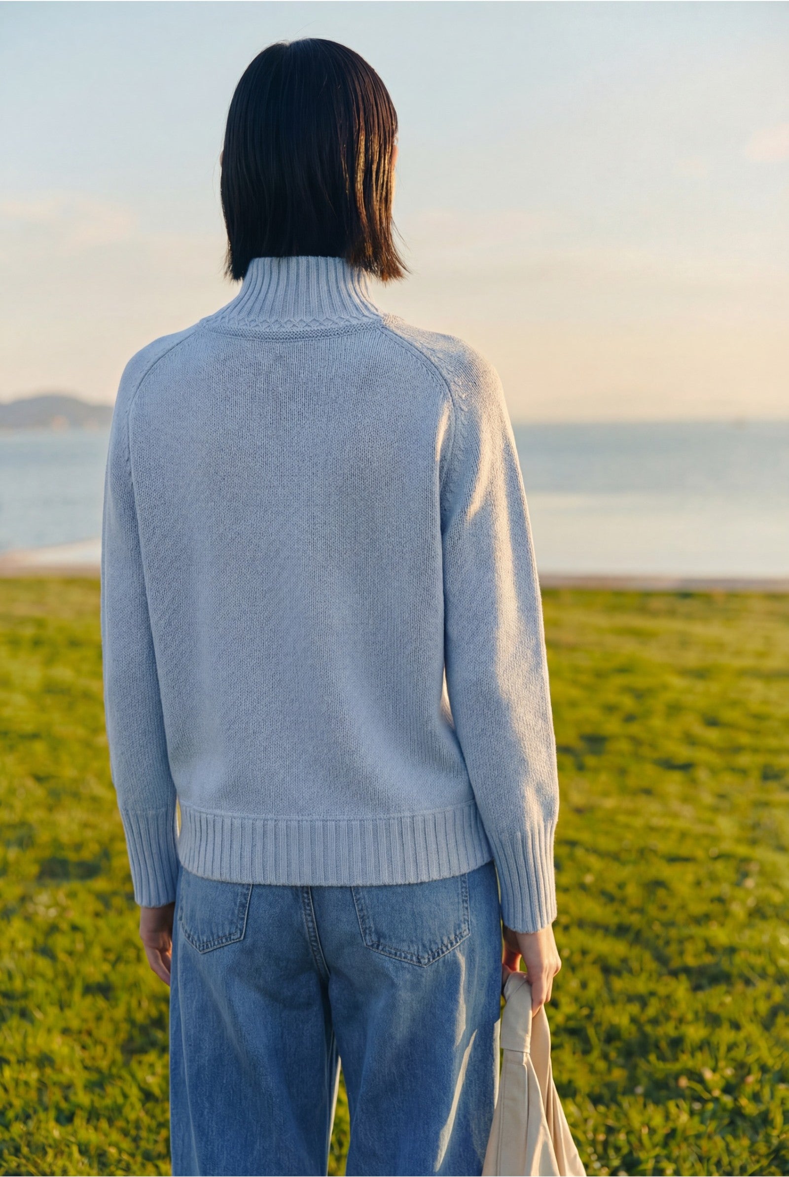 Damen Taillierter Pullover mit hohem Stehkragen und Raglan Blau