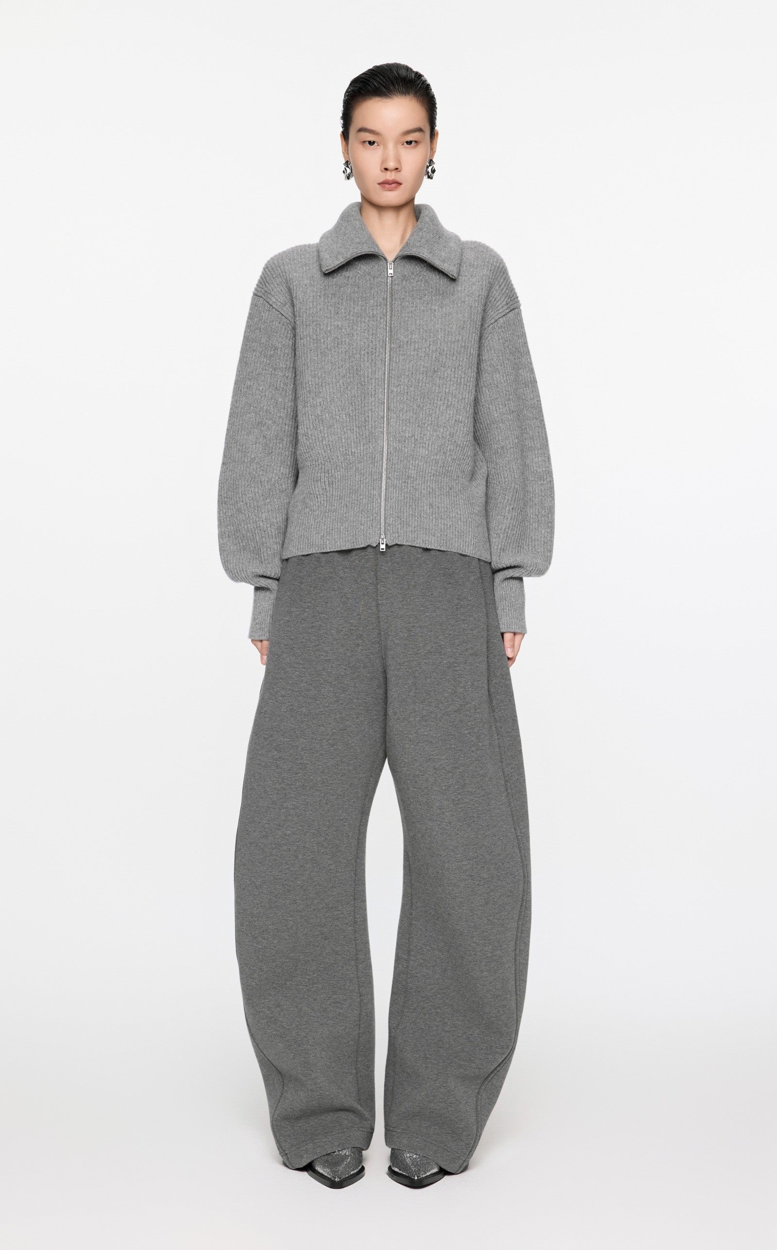 Grauer Strick-Cardigan mit Zipper & Kragen – Modern & Elegant JNBY