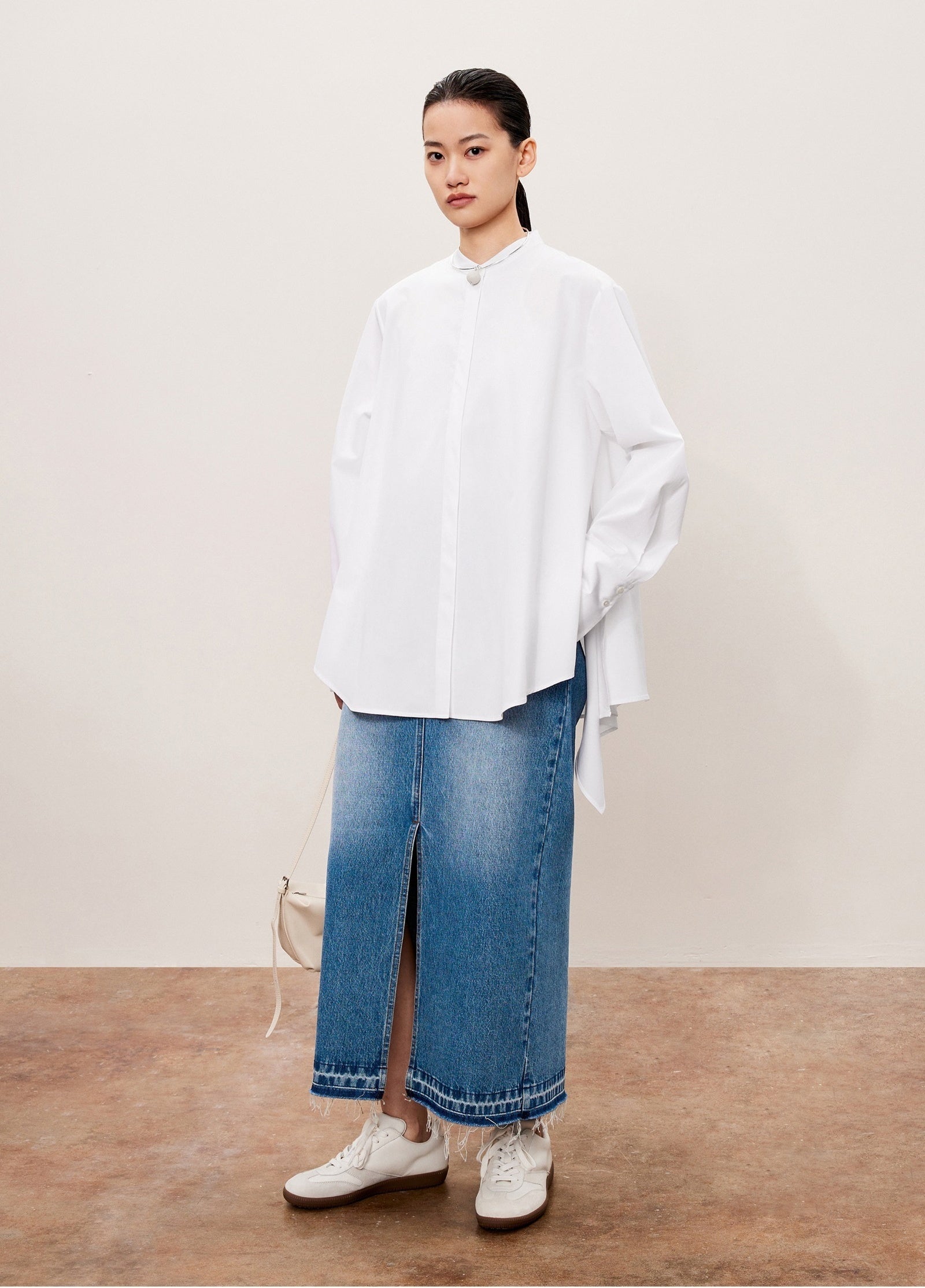 Damen Oversize Bluse mit seitlichen Schlitzen Weiß LESS