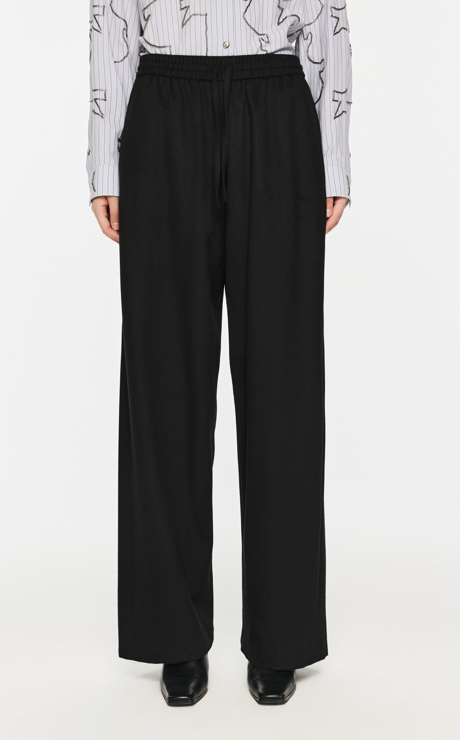 Damen Loose Stoffhose mit Gummibund Schwarz JNBY