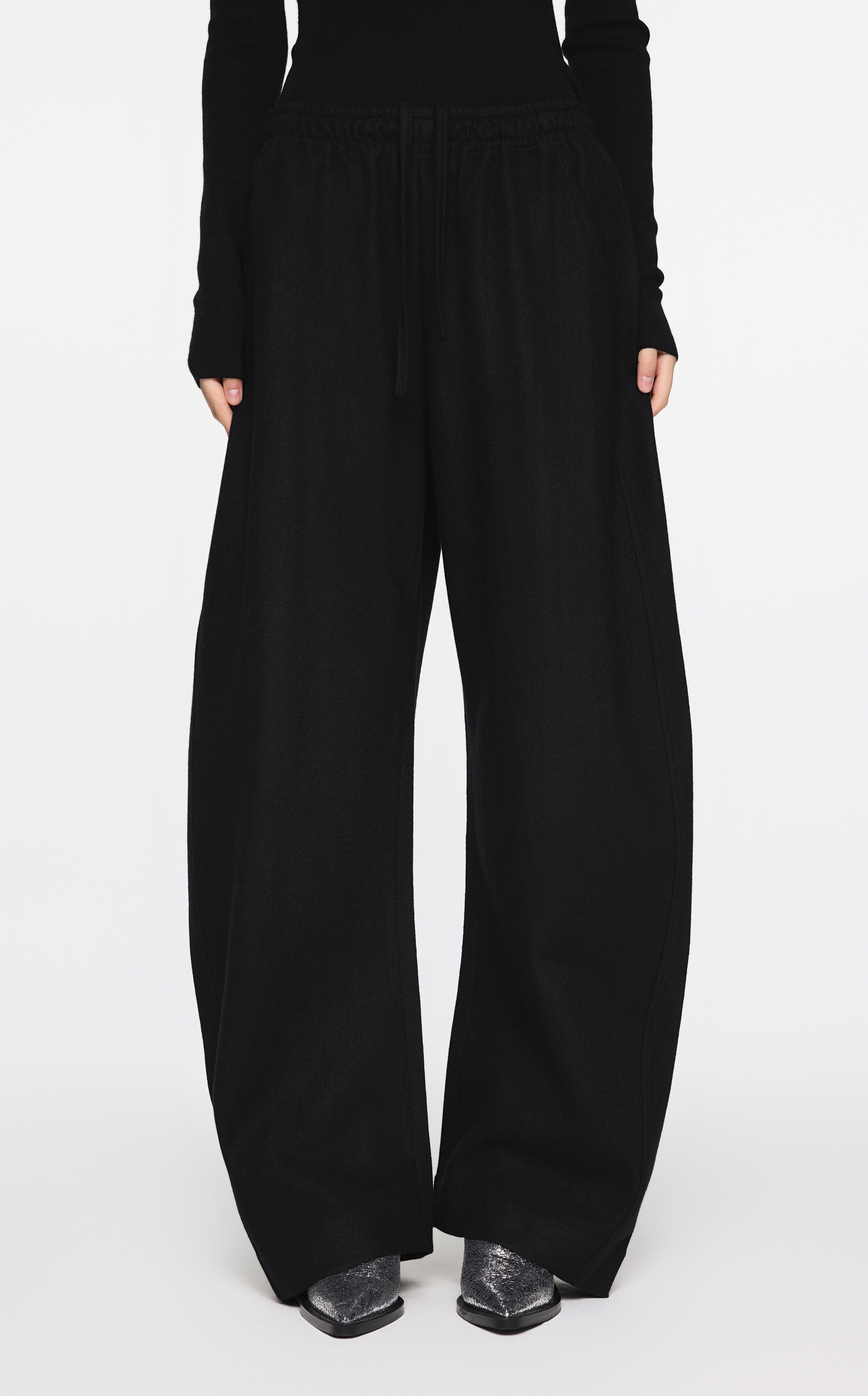 Damen Wollhose Loose Pants mit avantgardistischem Look JNBY